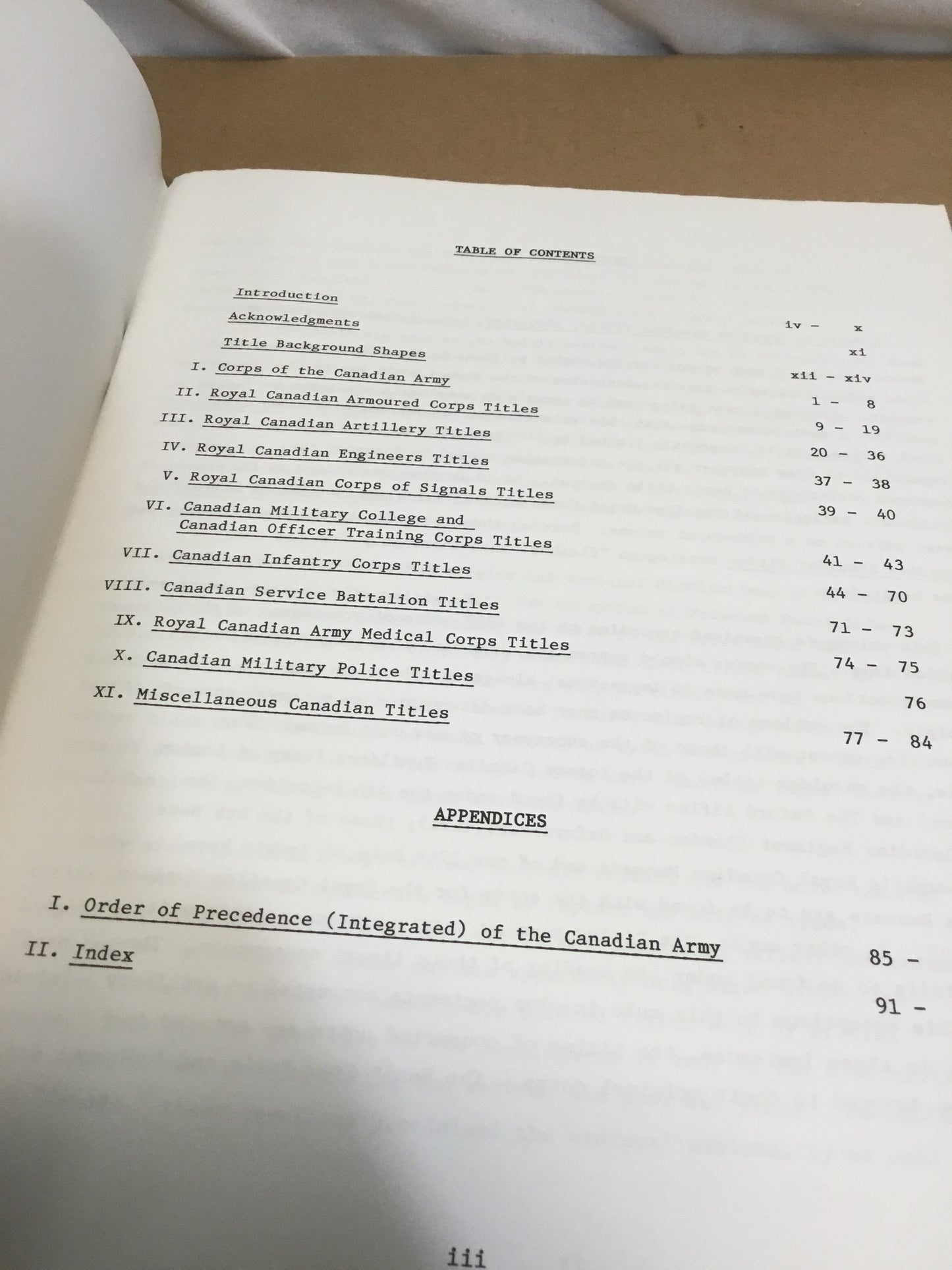 A guide to Canadian shoulder titles, 1939-1985: A collector's and historian's comprehensive guide to the cloth shoulder titles worn by the regiments and corps of the Canadian Army in 1939-1985