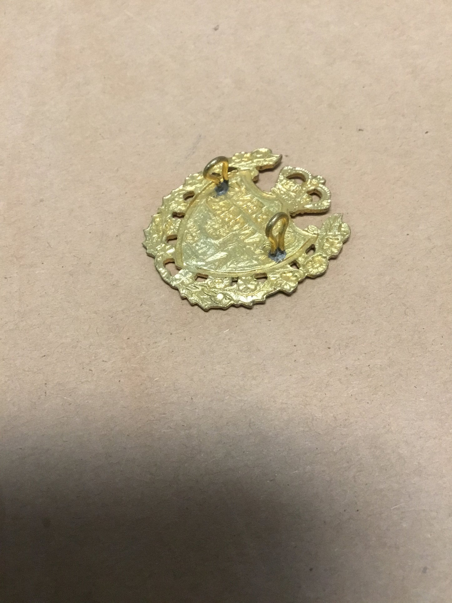 Queen’s York Rangers 1st Americans Cap Badge