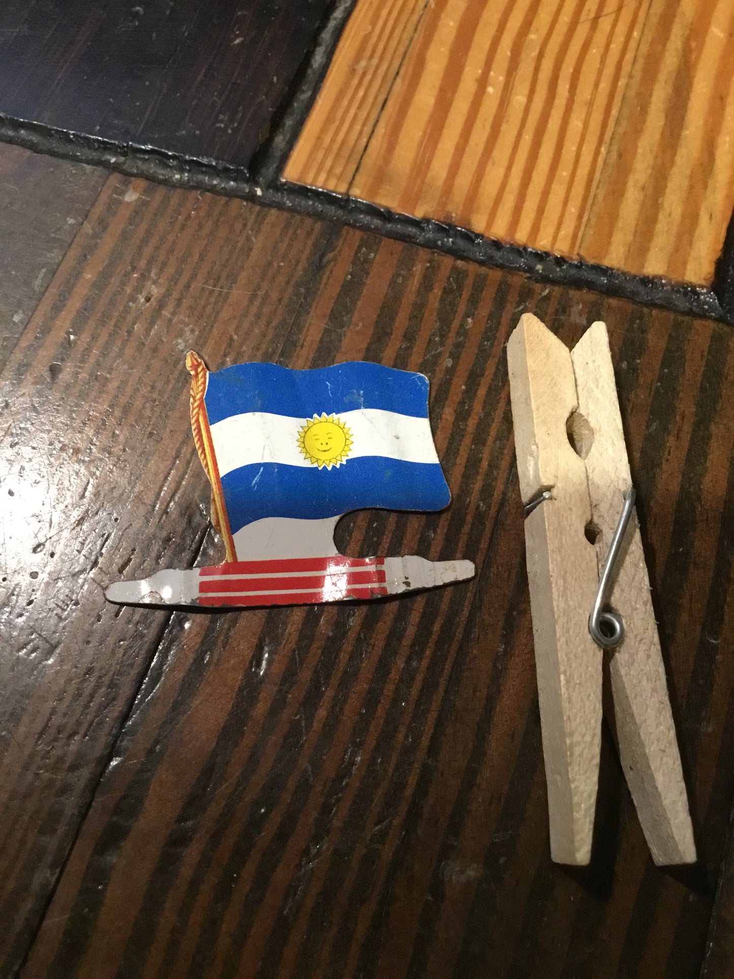 1963 Argentine Flag biscuit Advertising , Tin