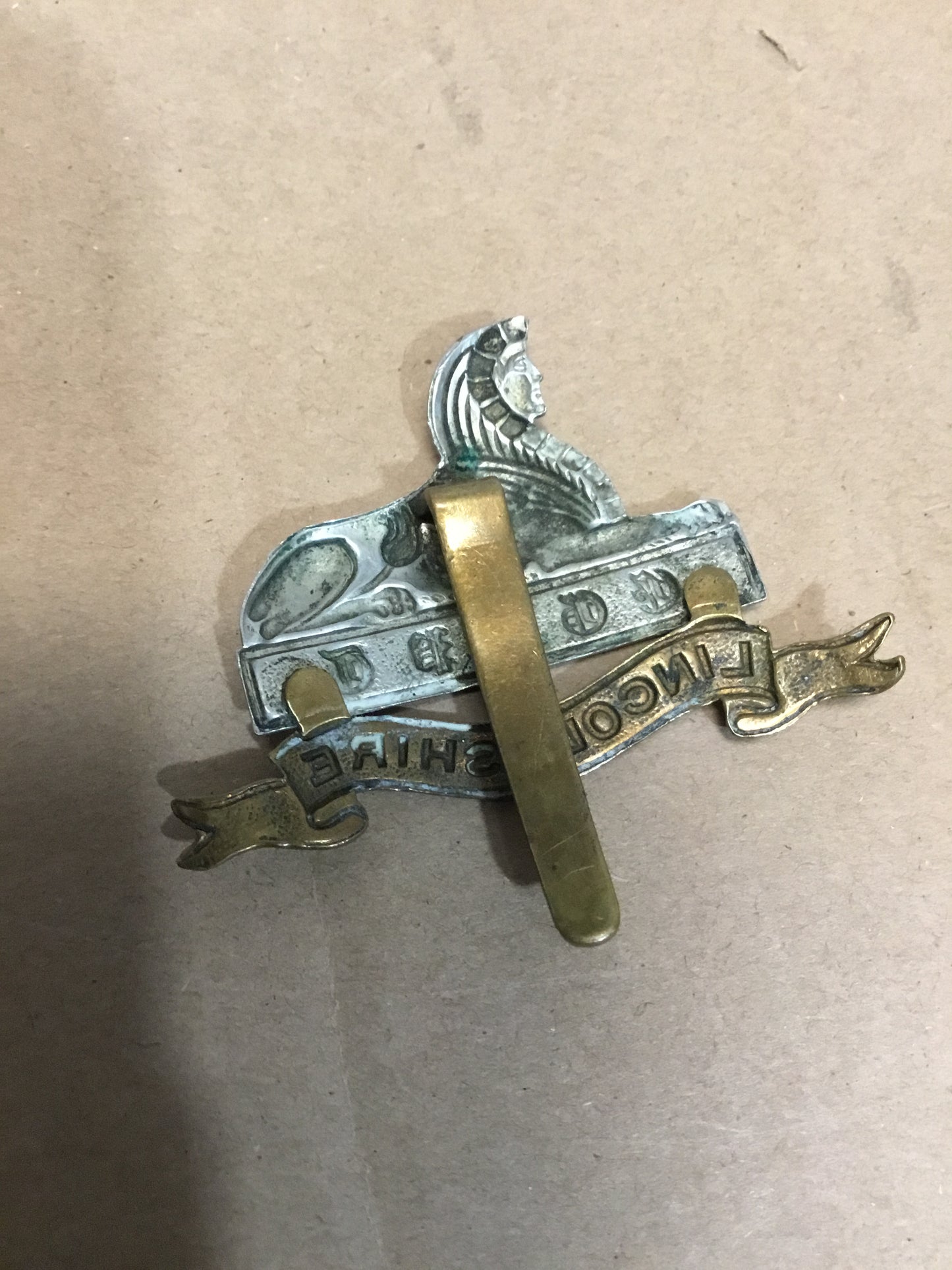 LINCOLNSHIRE REGIMENT CAP BADGE, Bi-Medal