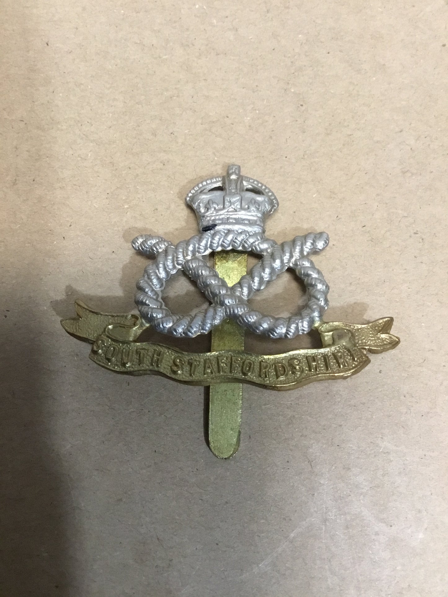 WW2 South Staffordshire Regiment Cap Badge