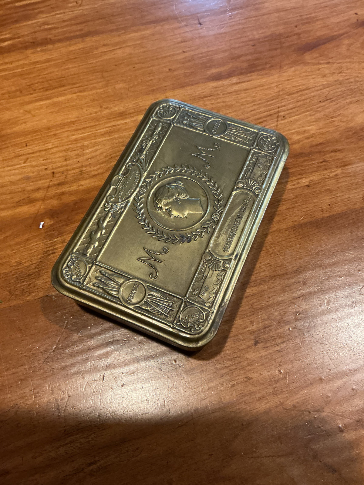 WW1 British 1914 Princess Mary Brass Gift Tin for Troops at the Front