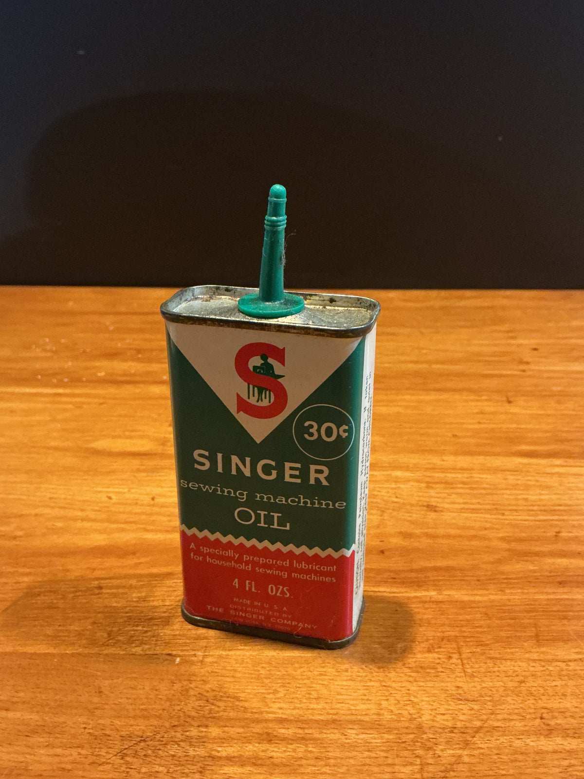 VINTAGE SINGER SEWING MACHINE OIL 30 CENTS TIN CAN - Empty 4 oz.