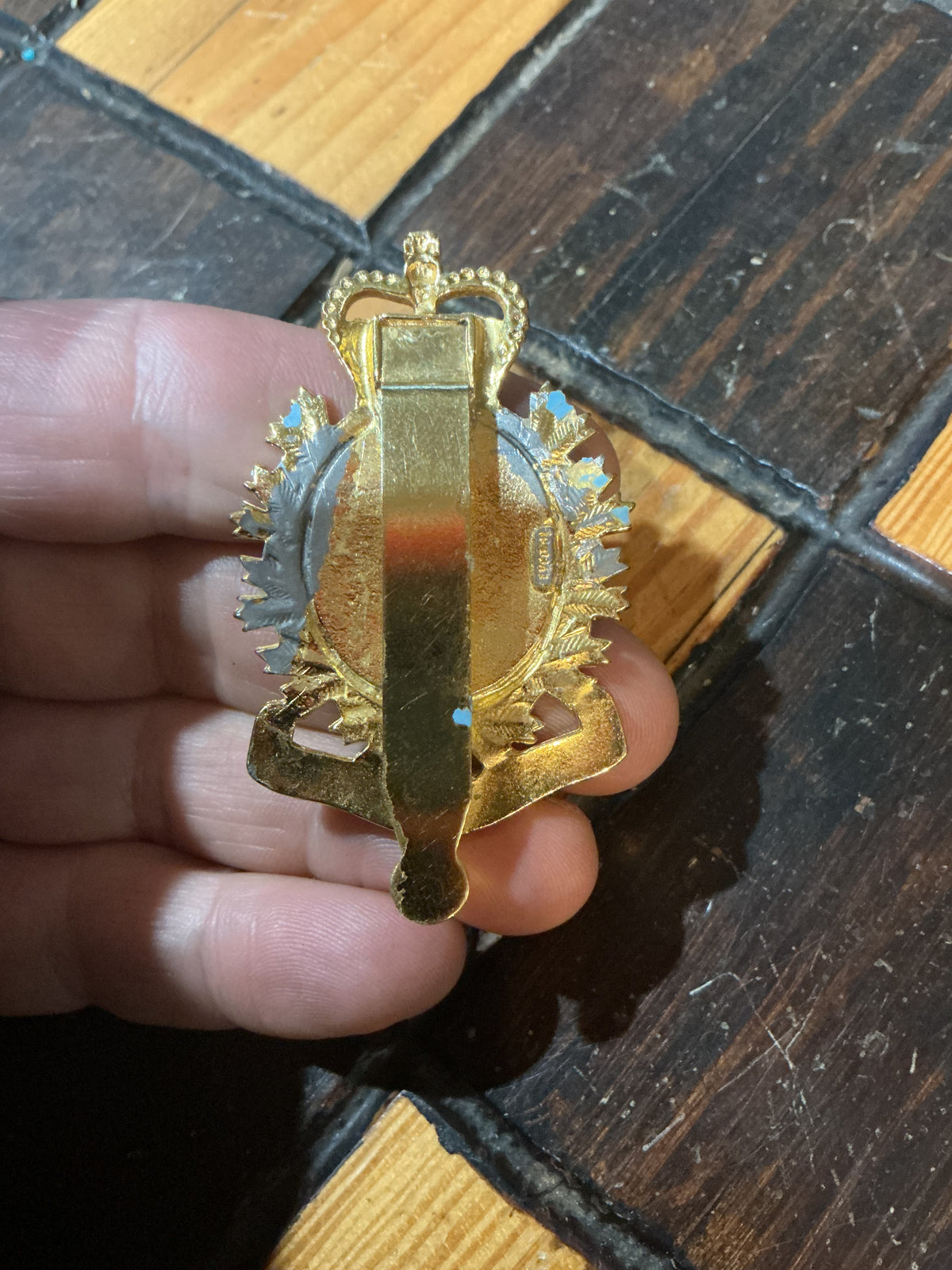 Canadian Intelligence Corps cap badge