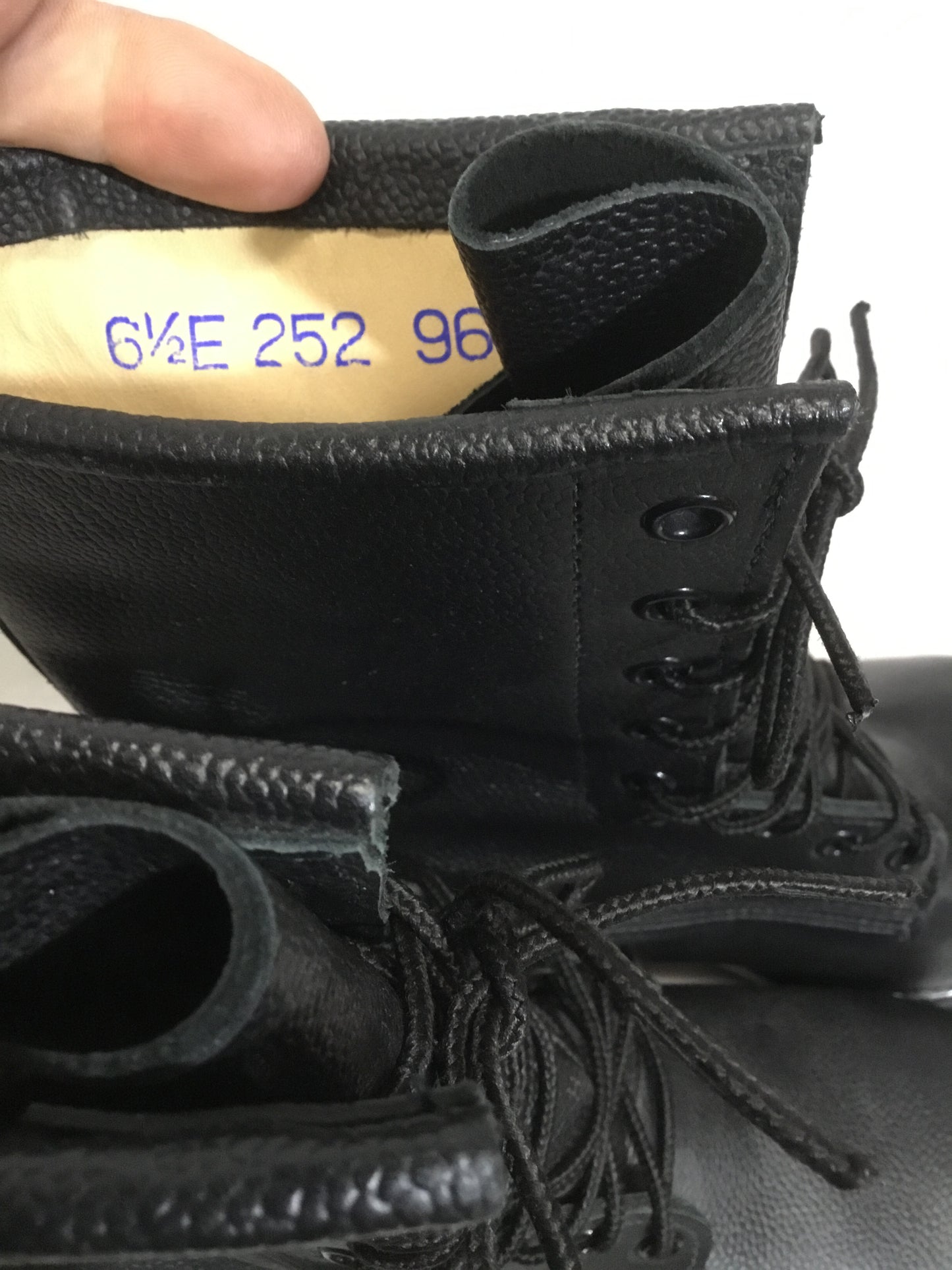 Canadian Forces MK111 Combat Boots Size 6 1/2 E