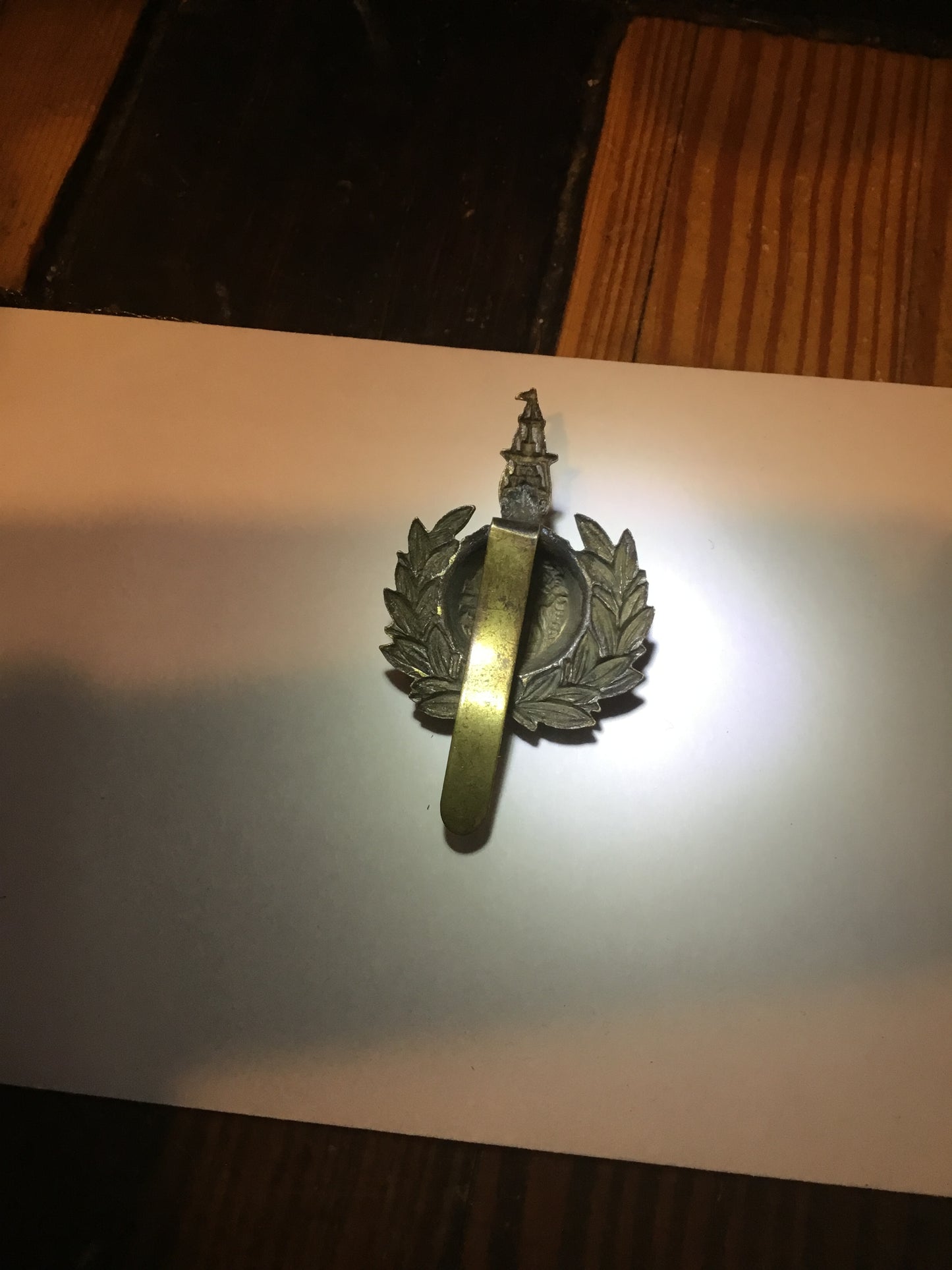 WW1 / WW2 - The Royal Marines Labour Corps Cap Badge.