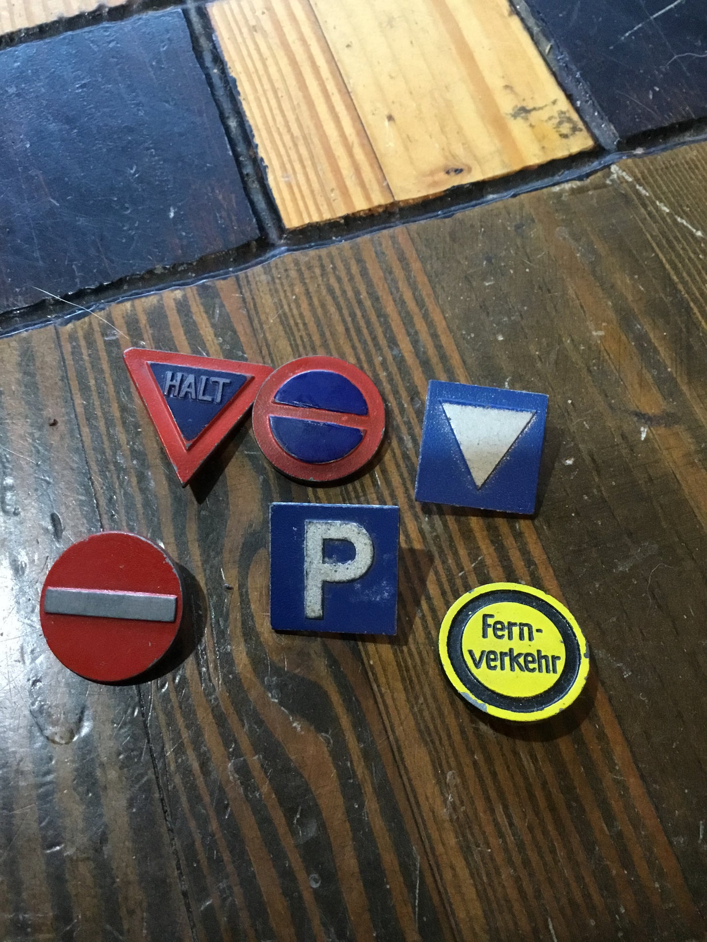 Lot of 6 WW11 German WHW Traffic Signs Tinnies , all in original condition .