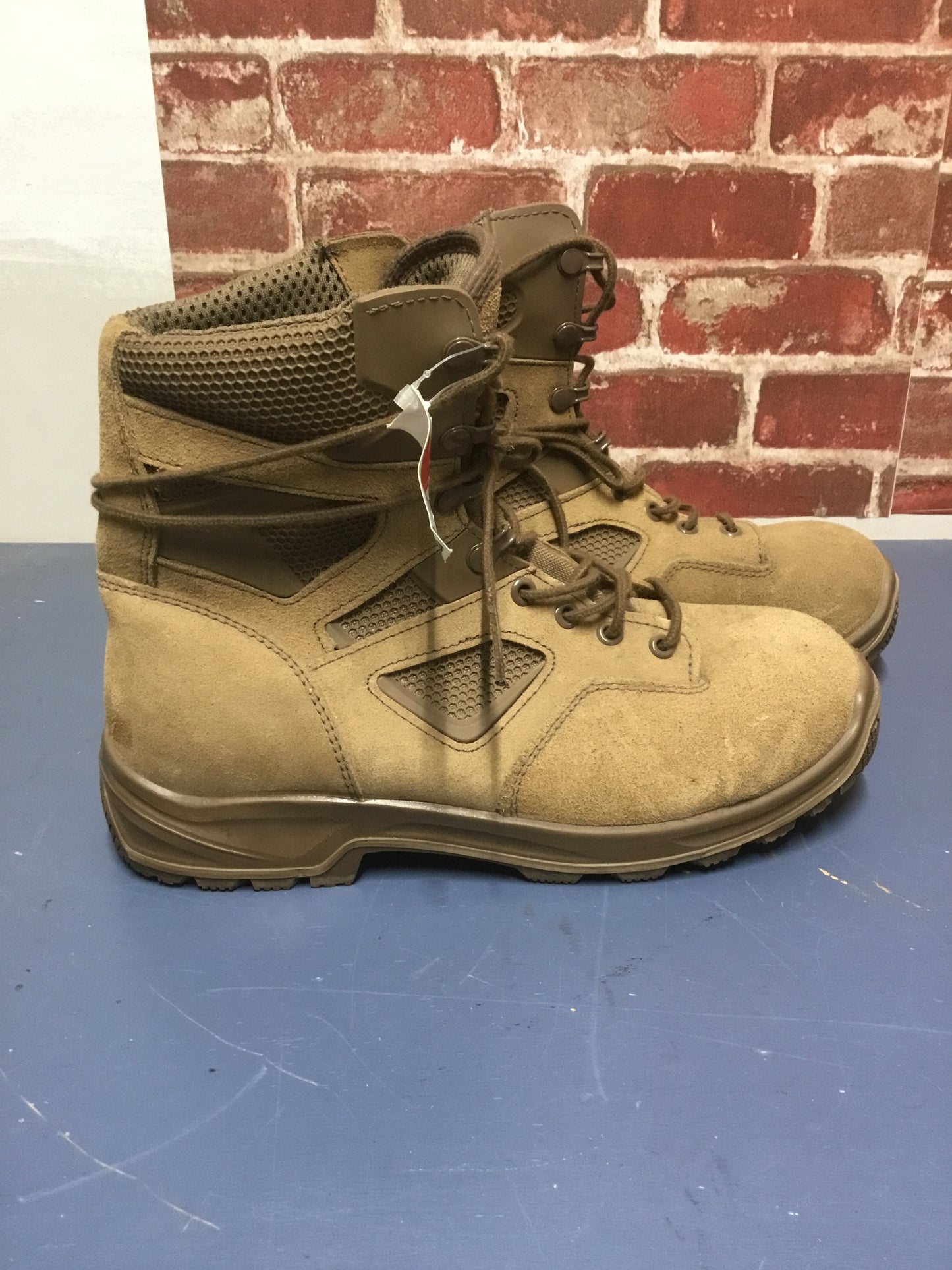 Military Terra Boots size 9.5 , Tan