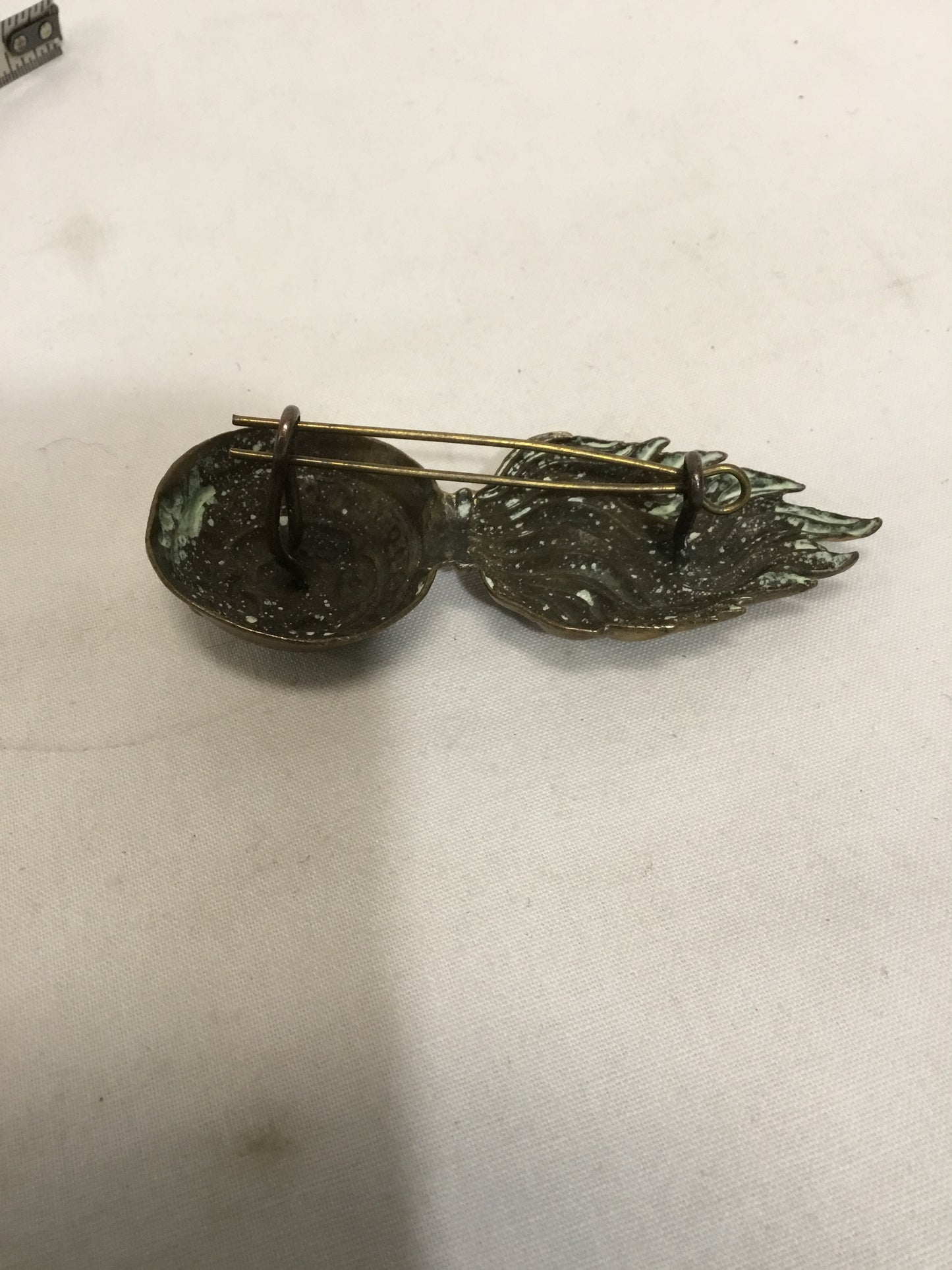 A WW1 / WW2 British Army Royal Fusiliers Busby Badge kings Crown