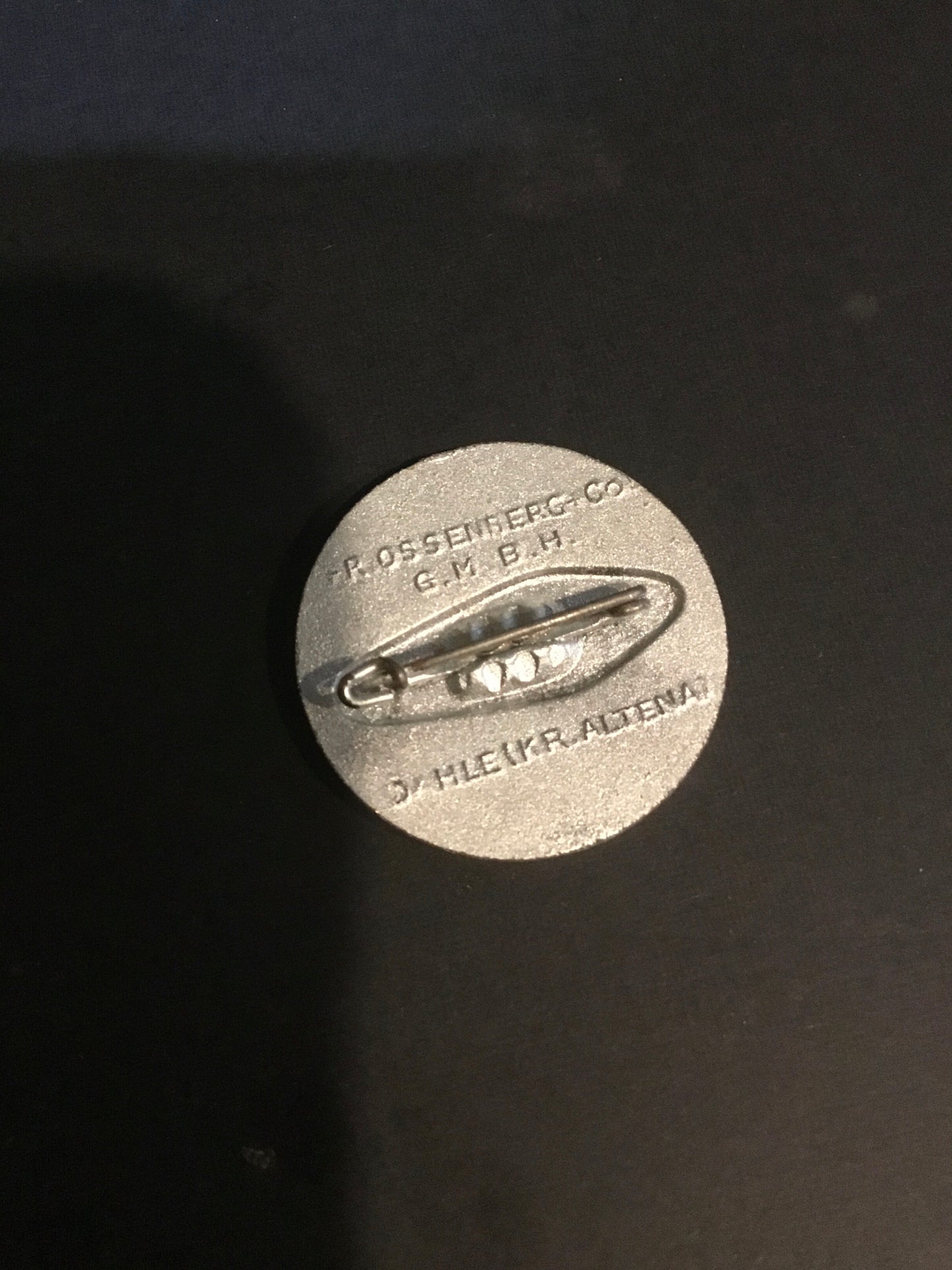 1937 German May Day TINNIE Badge