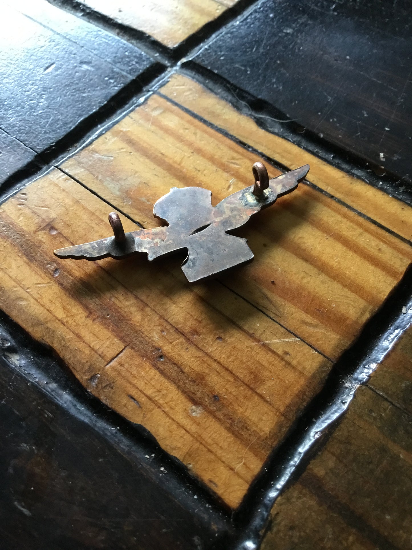 WW11 RAF Field Cap Badge , King’s Crown