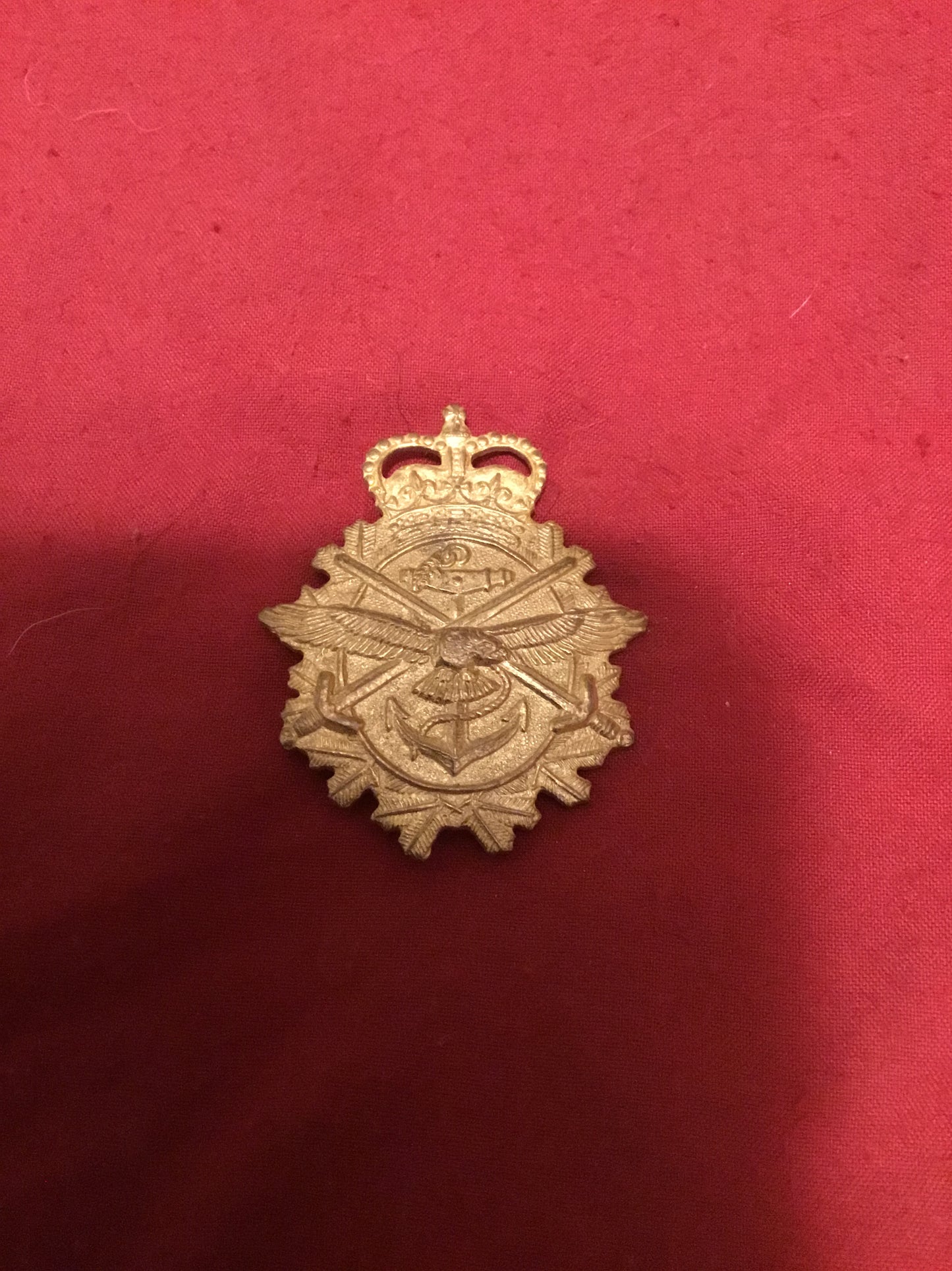 Canadian forces tri- service Badge