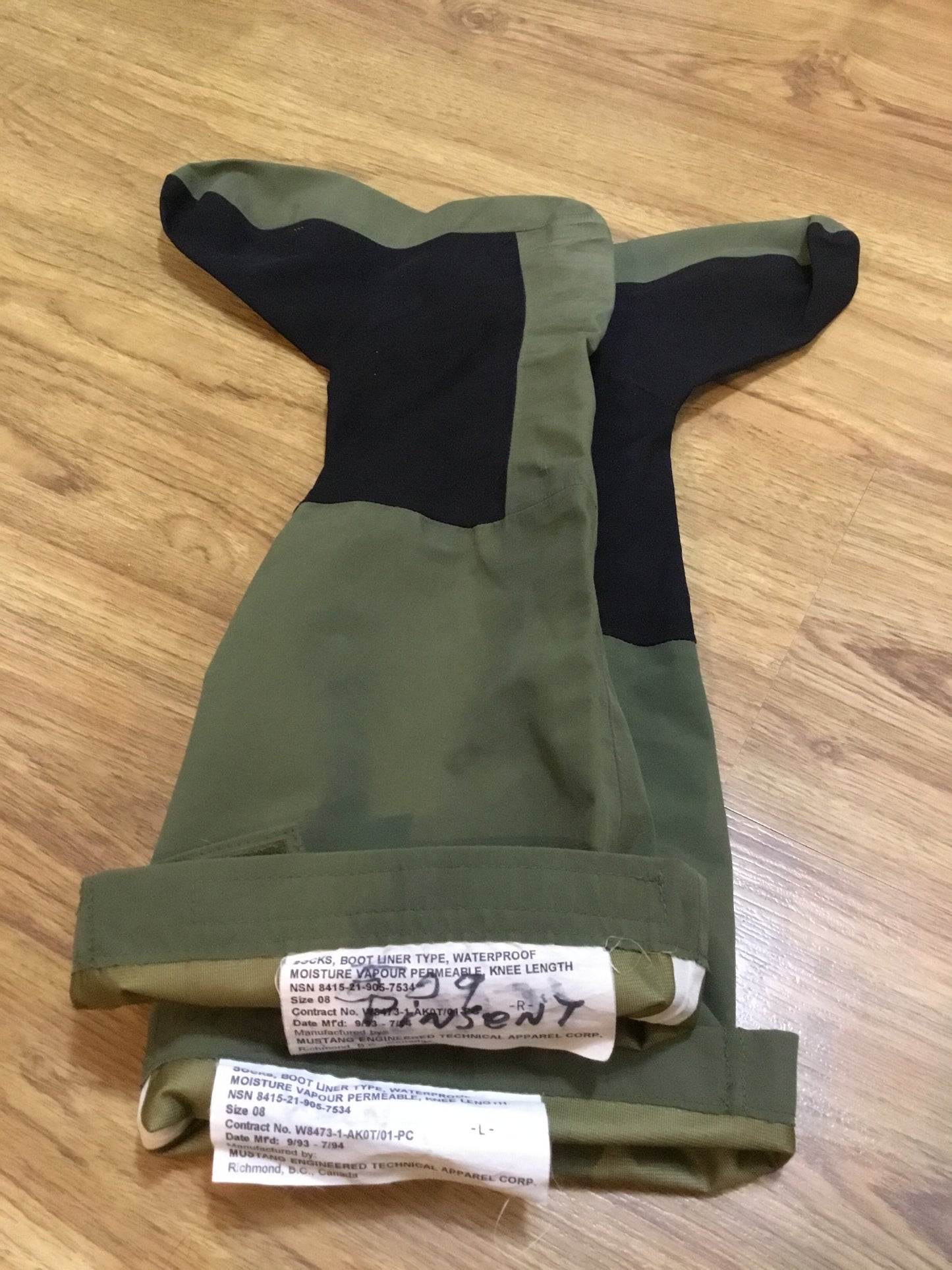 Military Wet Weather Gore-Tex Socks SIZE 8