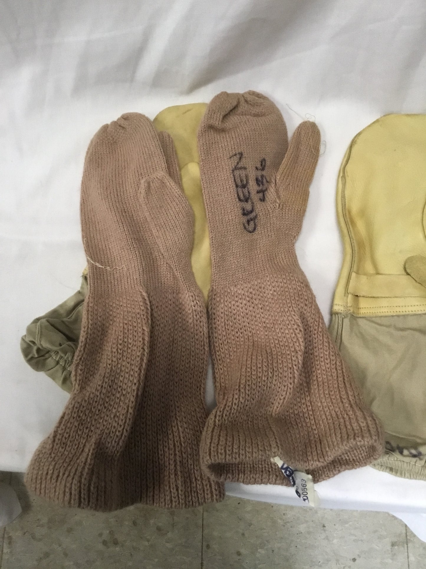 Canadian Military Trigger Mitts with Liners