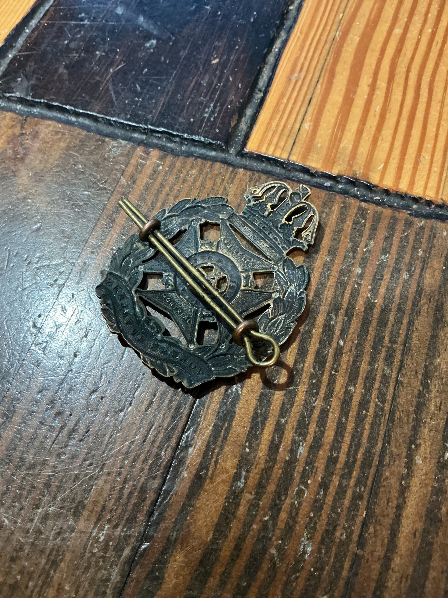 WW2 Royal Rifles Of Canada Cap Badge