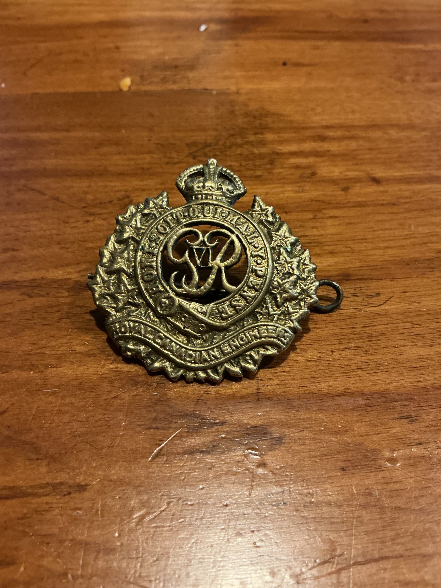 WW2 Royal Canadian Engineer Cap Badge