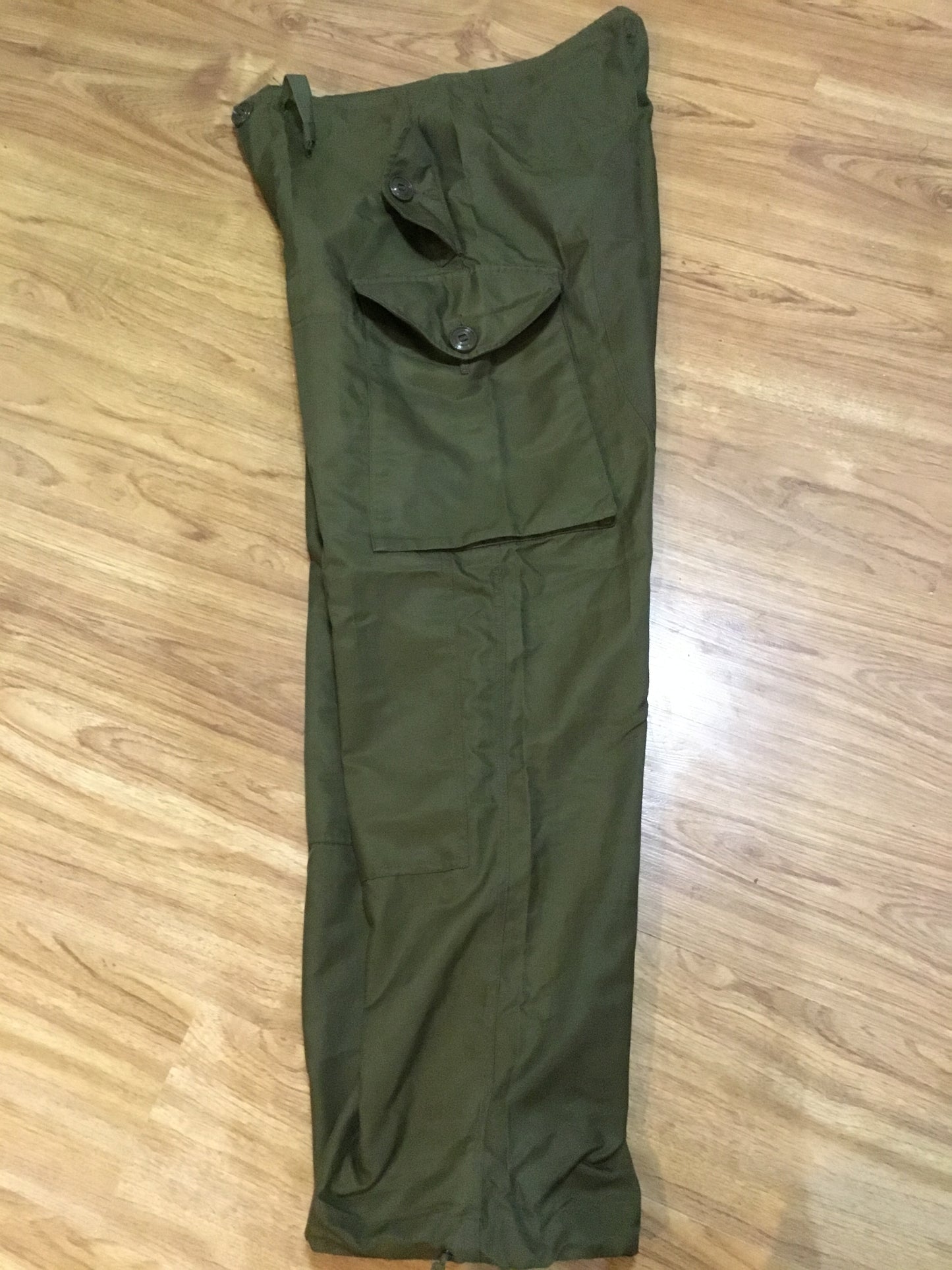 Canadian Military Wind Pants ( Small Tall)
