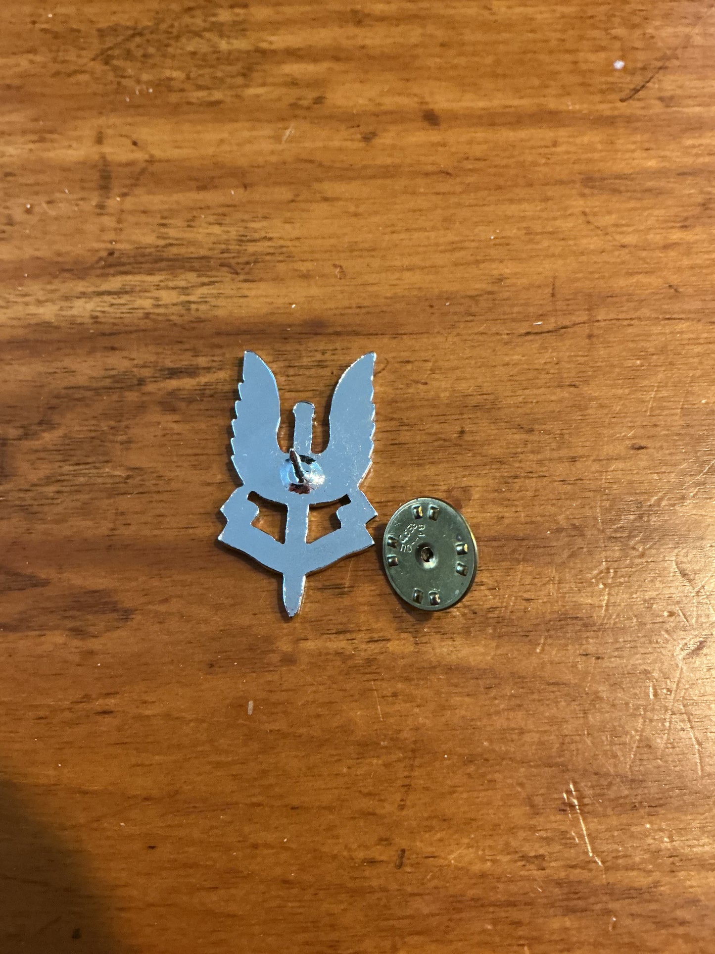 British SPECIAL AIR SERVICE ( SAS ) LAPEL PIN