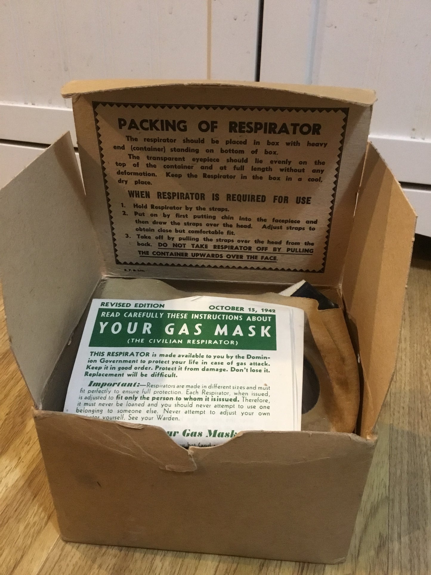 WW11 Canadian Civilian Gas Mask with Box 1942