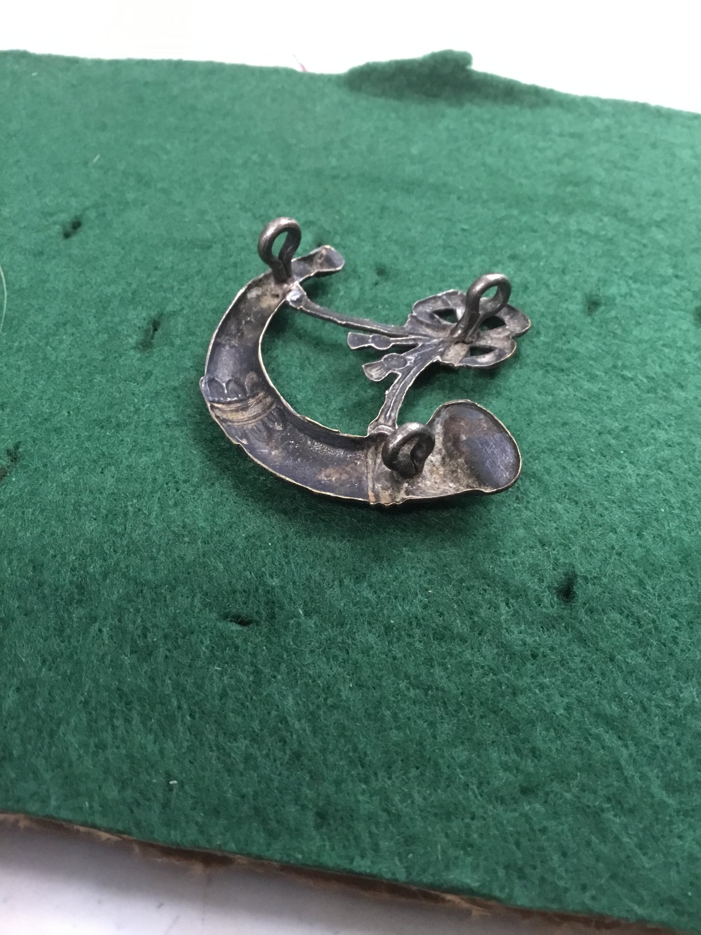 British Army Militaria - Light Infantry Beret /Cap badge