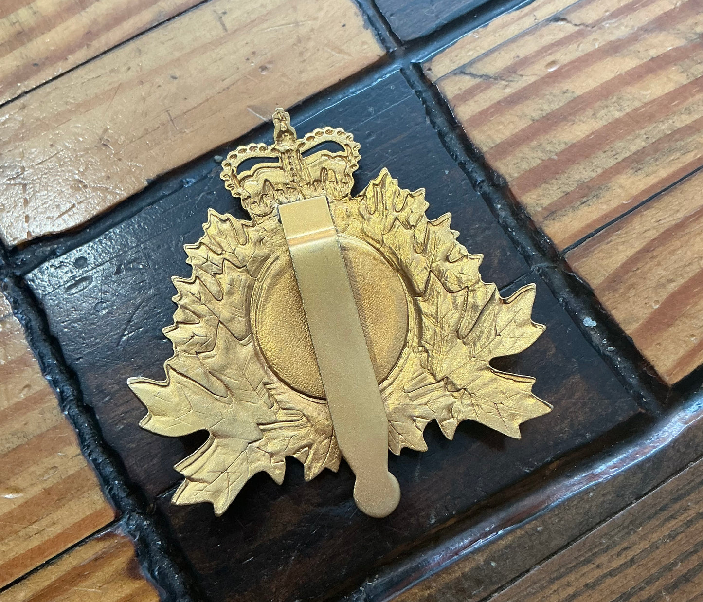 Royal Canadian Navy Hat Badge Queens Crown