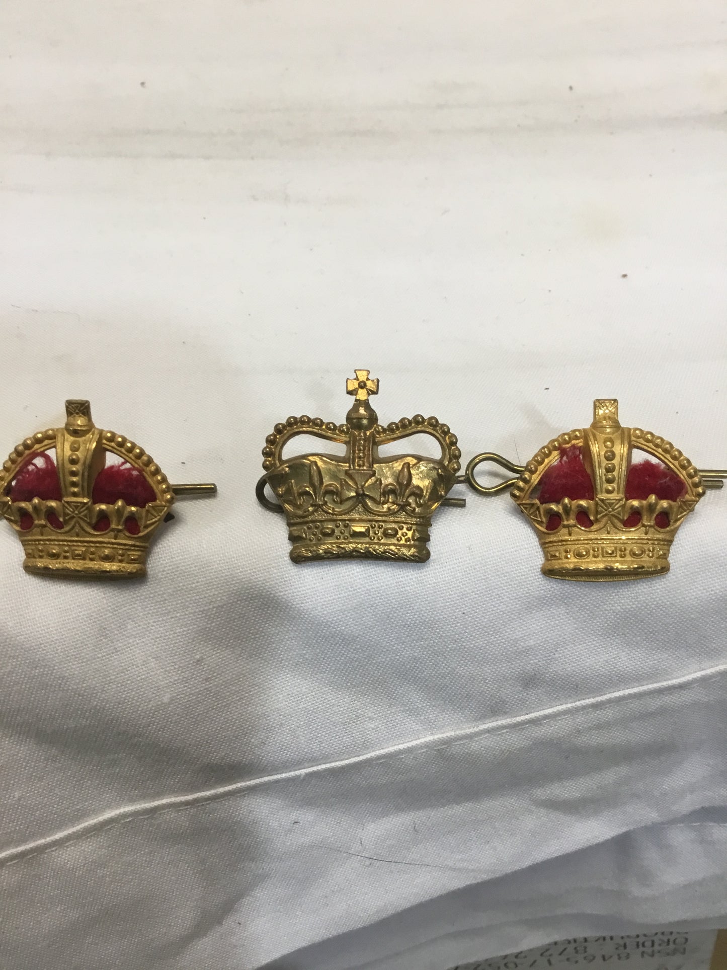 3 Medal Pip Crowns Kings and Queens