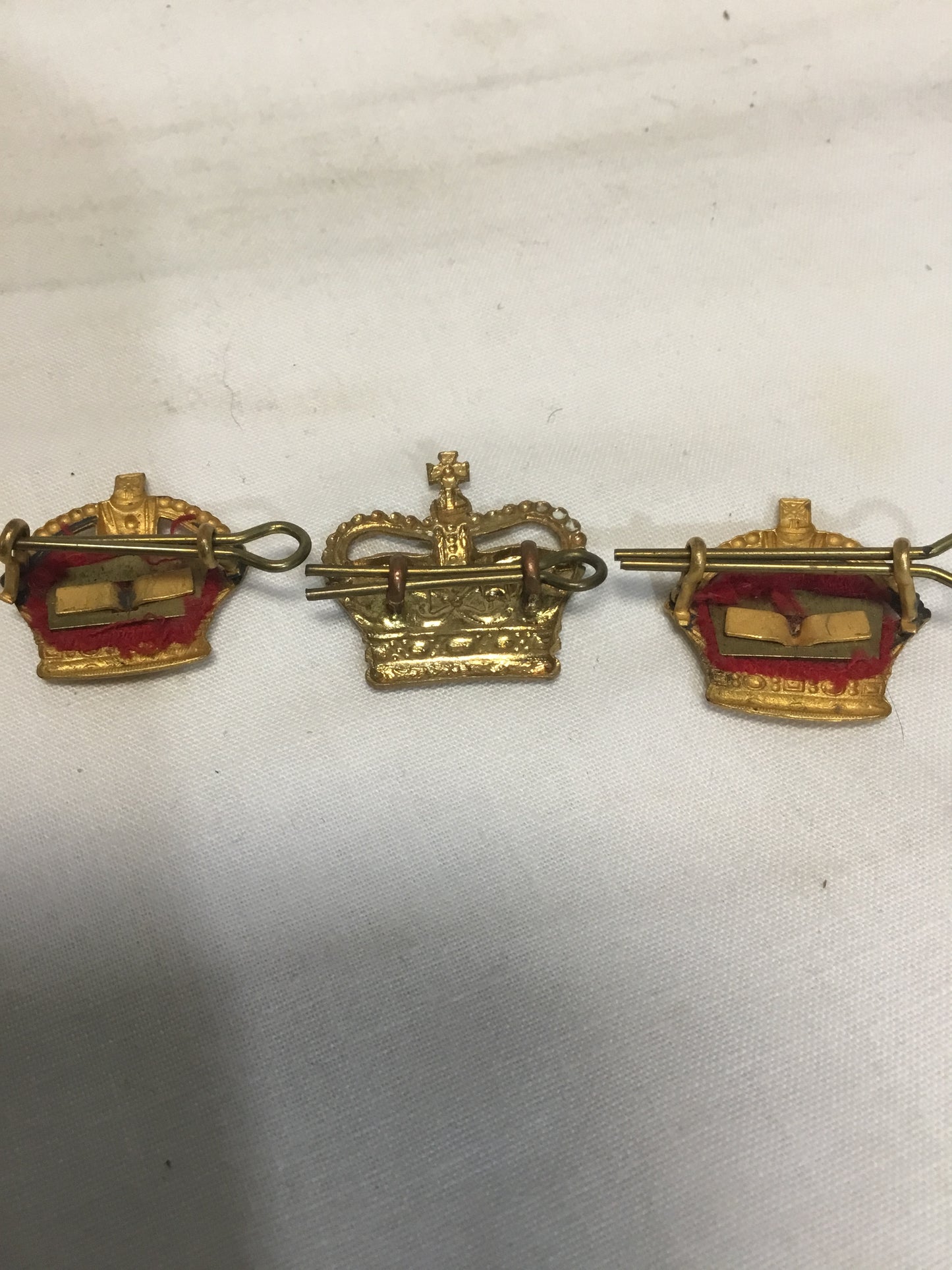 3 Medal Pip Crowns Kings and Queens