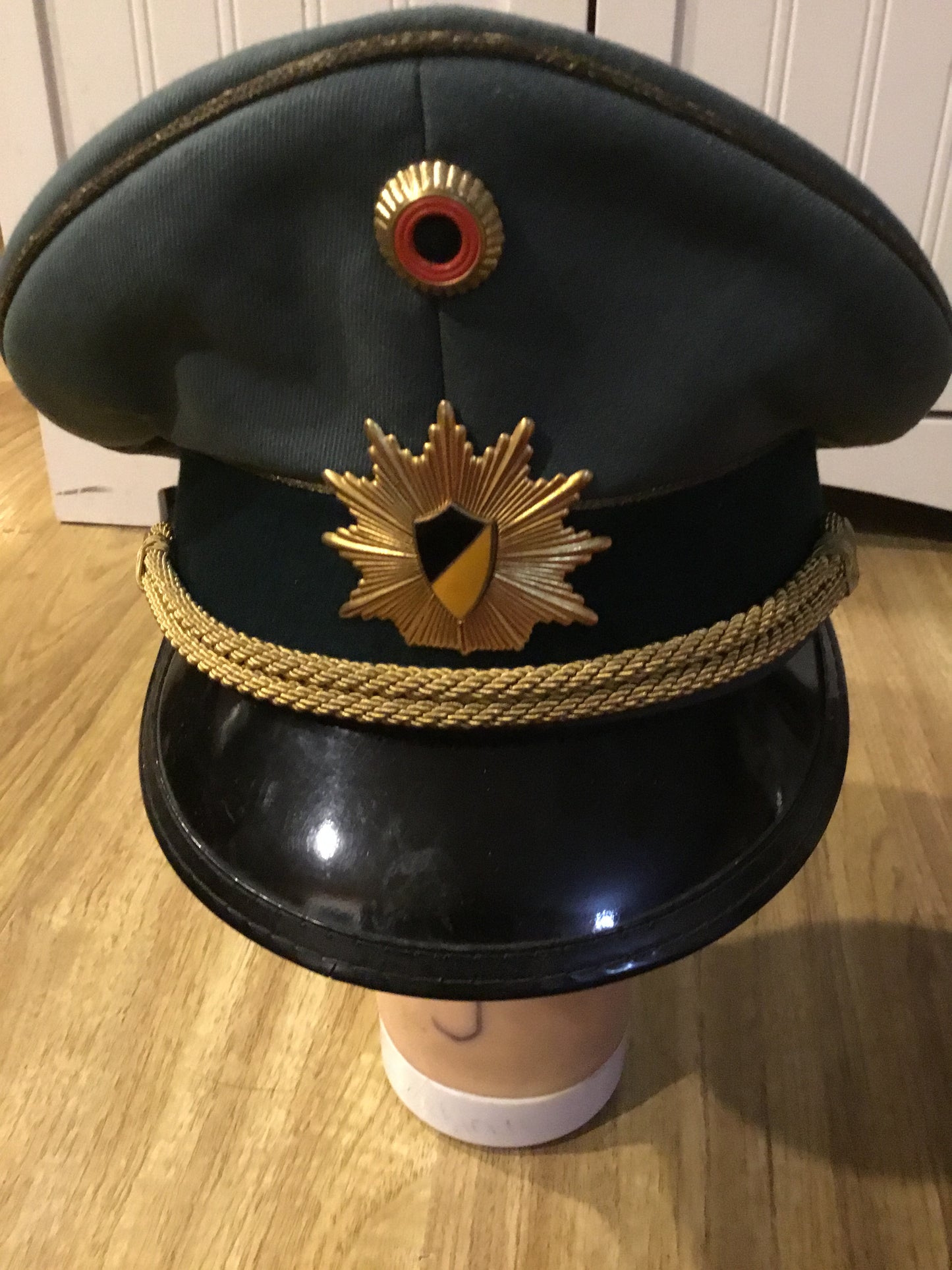 BADEN WÜRTTEMBERG POLICE CAP BADGE And Cap