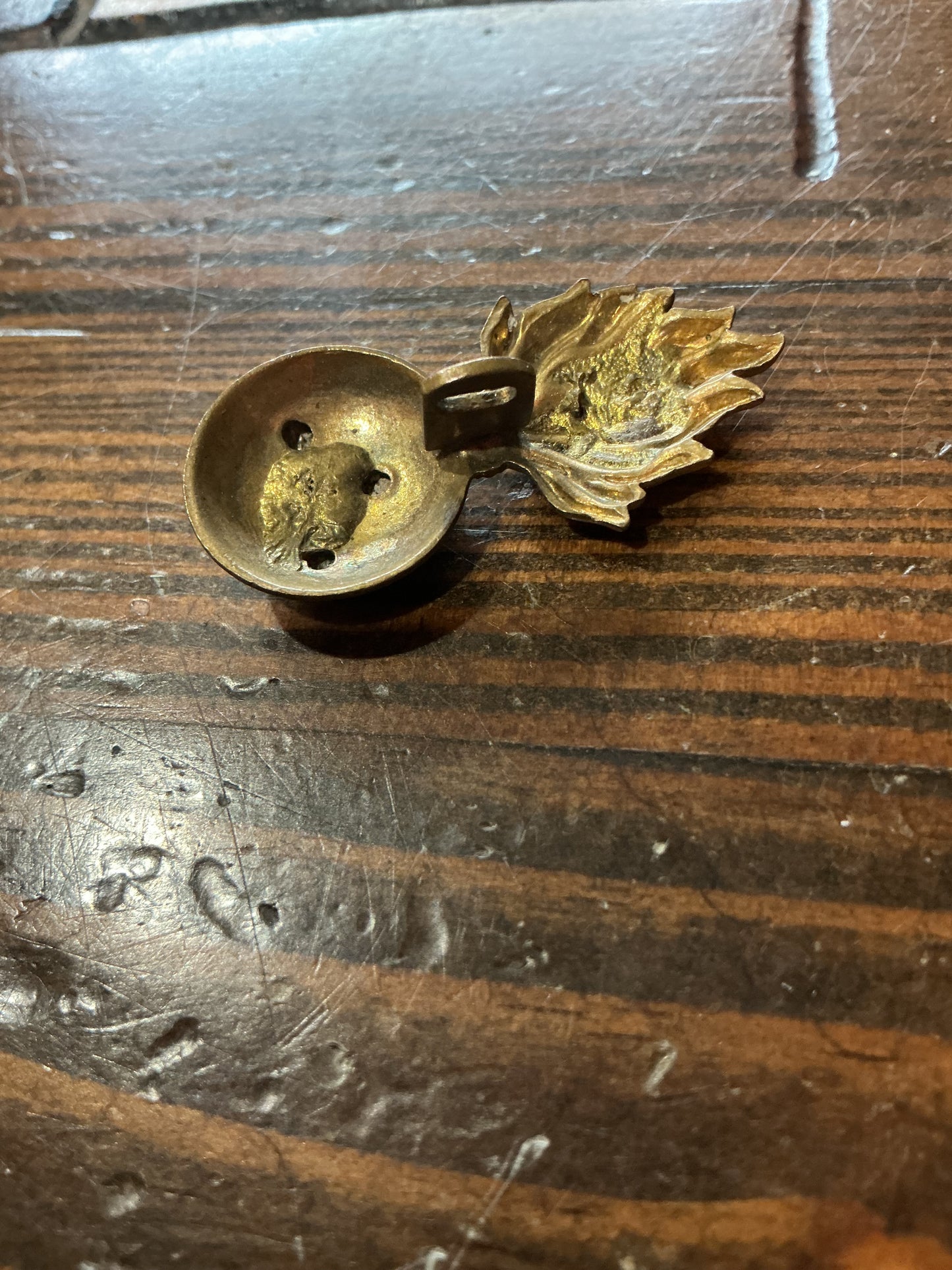 Irish Royal Inniskilling Fusiliers Collar Badge