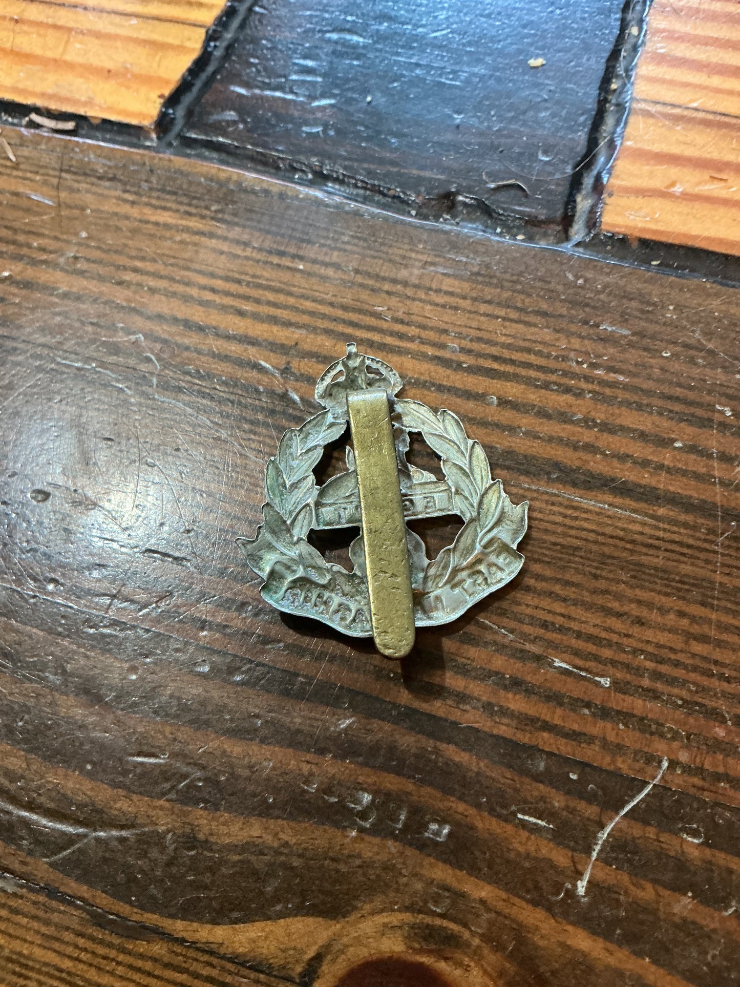 British East Lancashire Regiment cap badge Kings Crown