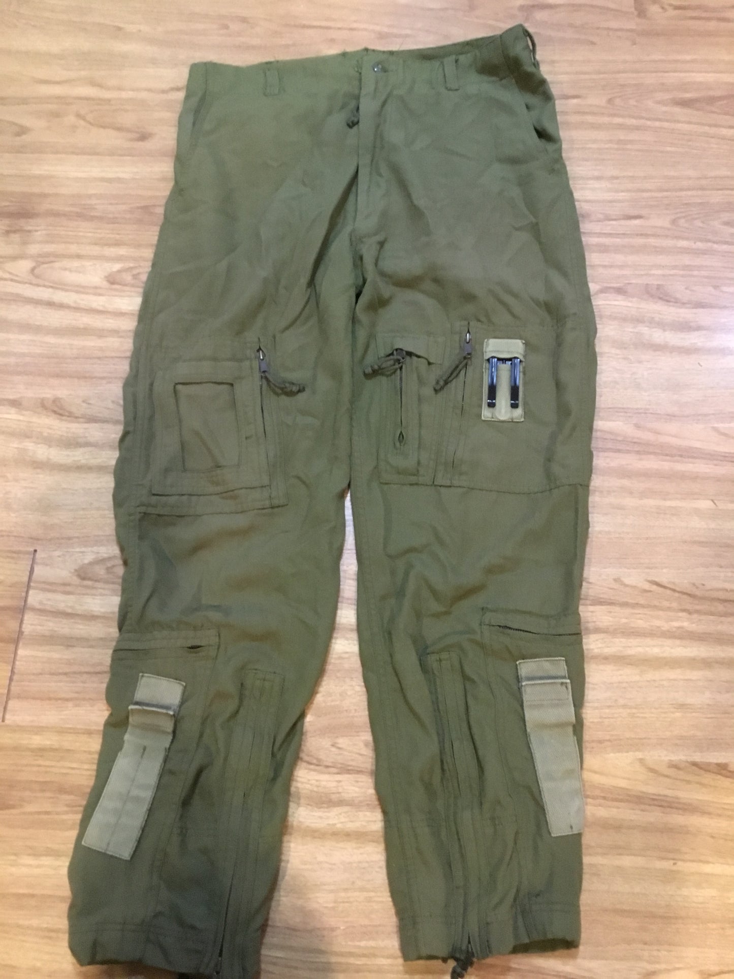 Canadian forces Helicopter Crew Pants, Military Size is 76/40 or large Tall