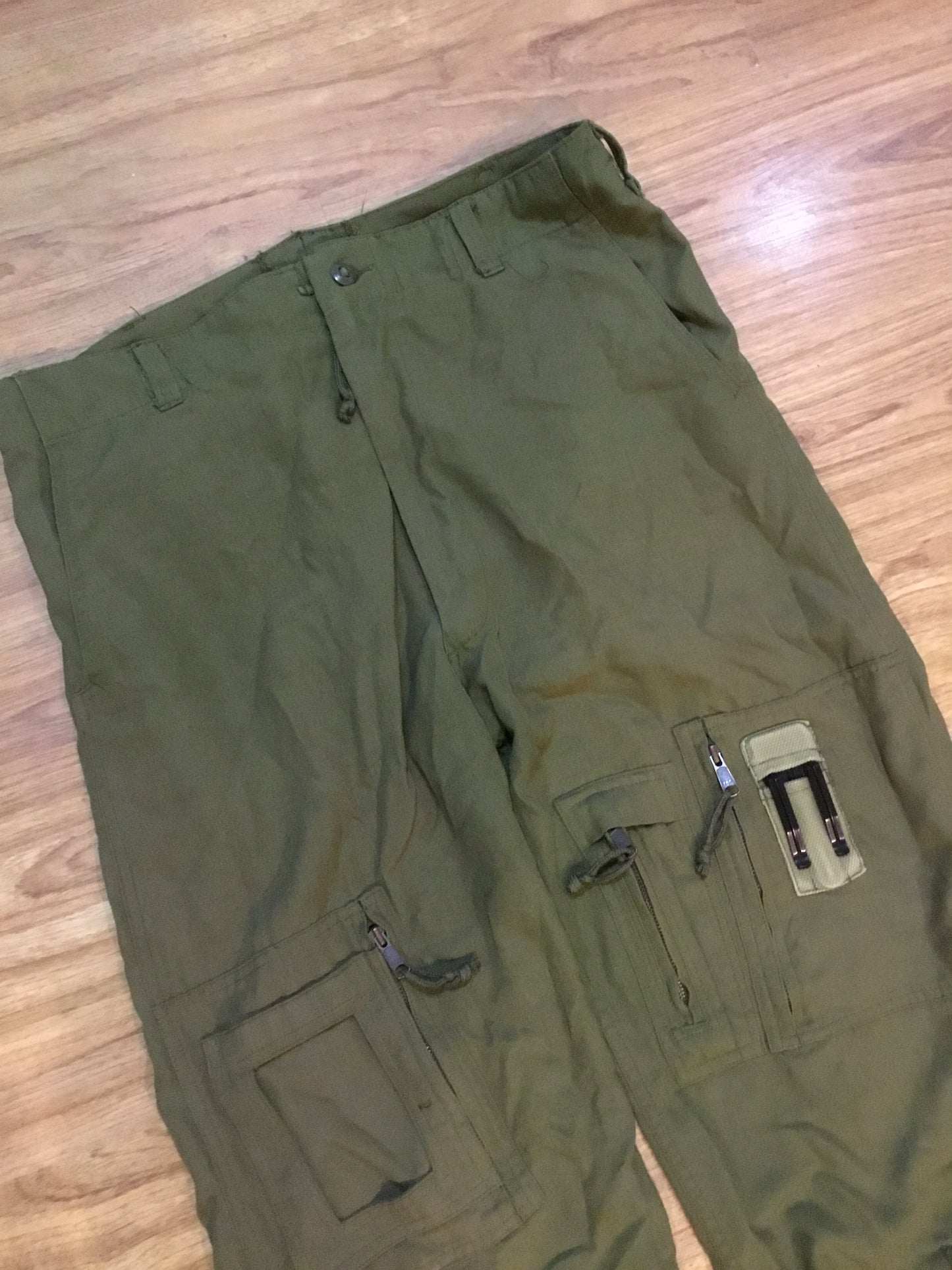 Canadian forces Helicopter Crew Pants, Military Size is 76/40 or large Tall