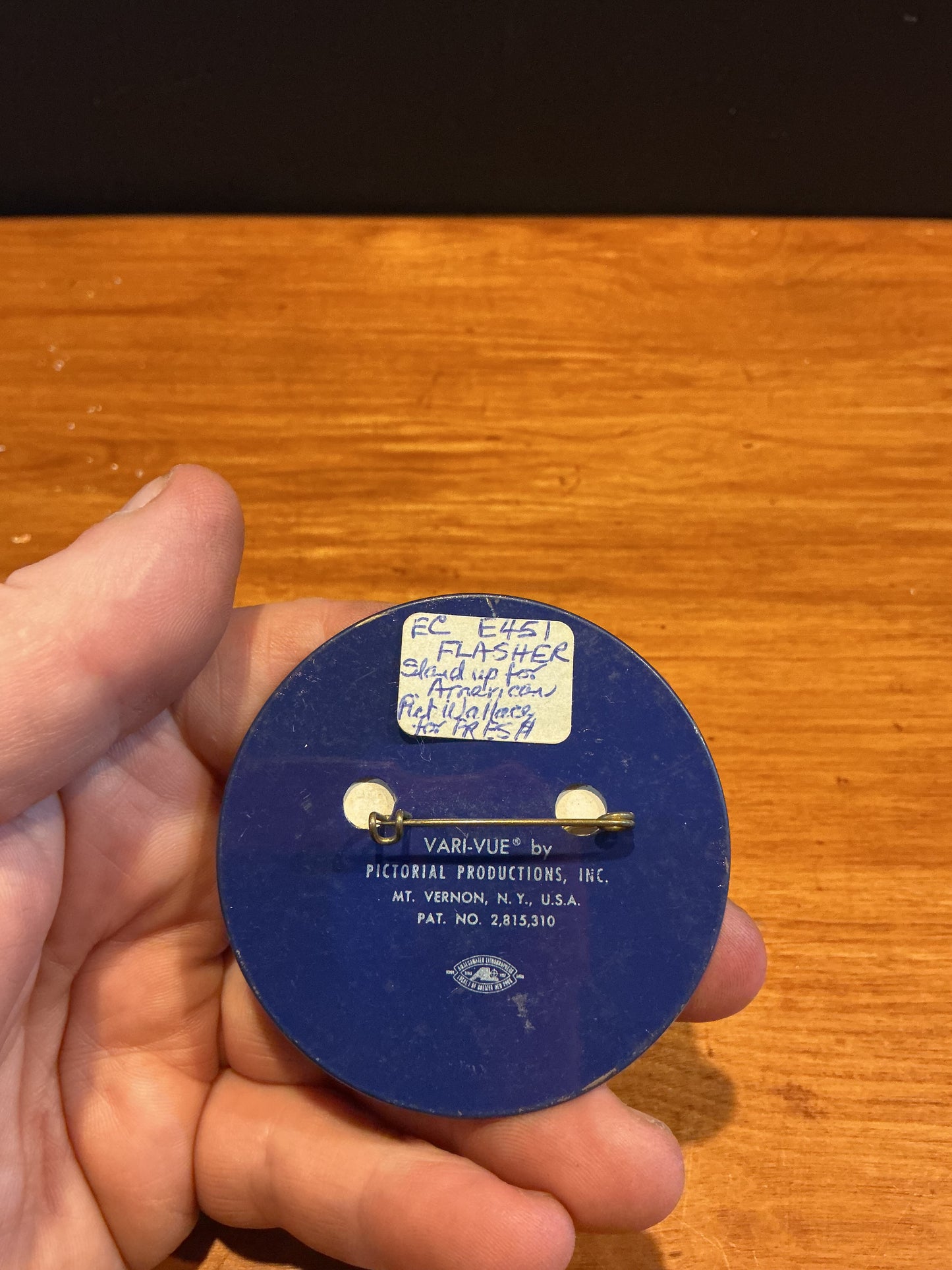 1968 Governor George Wallace for President 2.5" Flasher Button "Stand Up For America"
