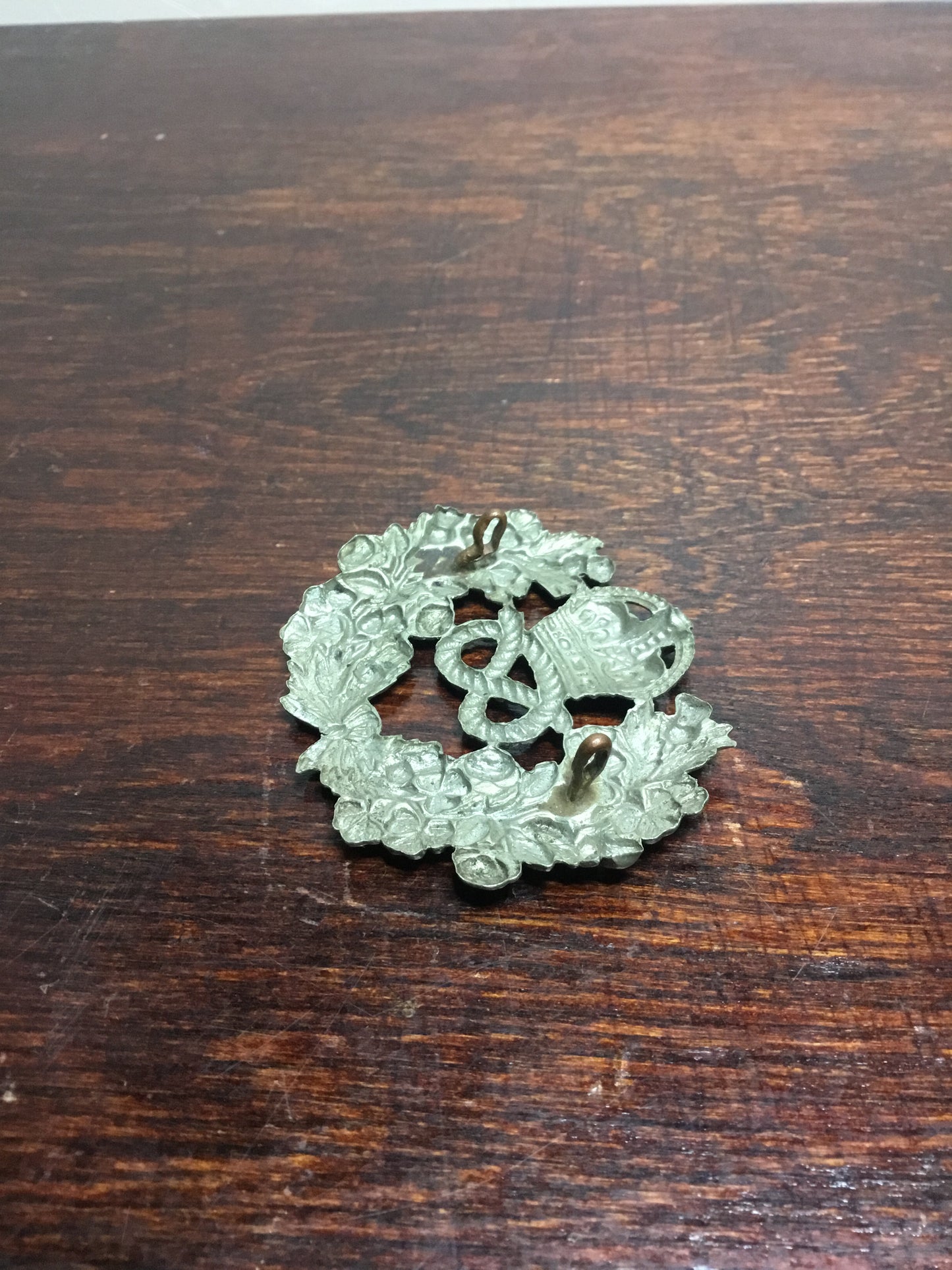 Staffordshire Constabulary Wreath Shako/Cap Badge - King's Crown