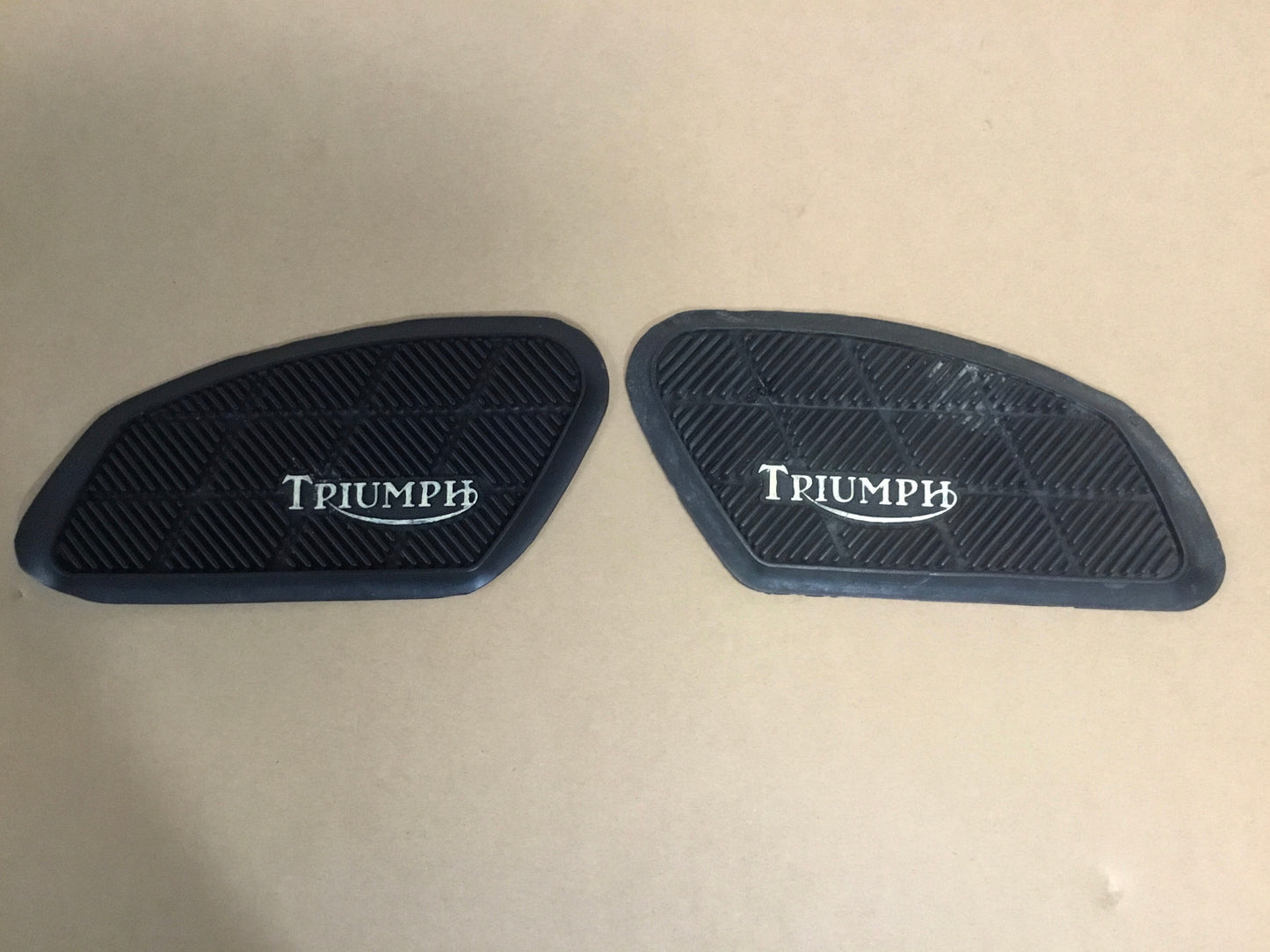 1960,s triumph Rubber Tank ,Side Covers Knee Pads