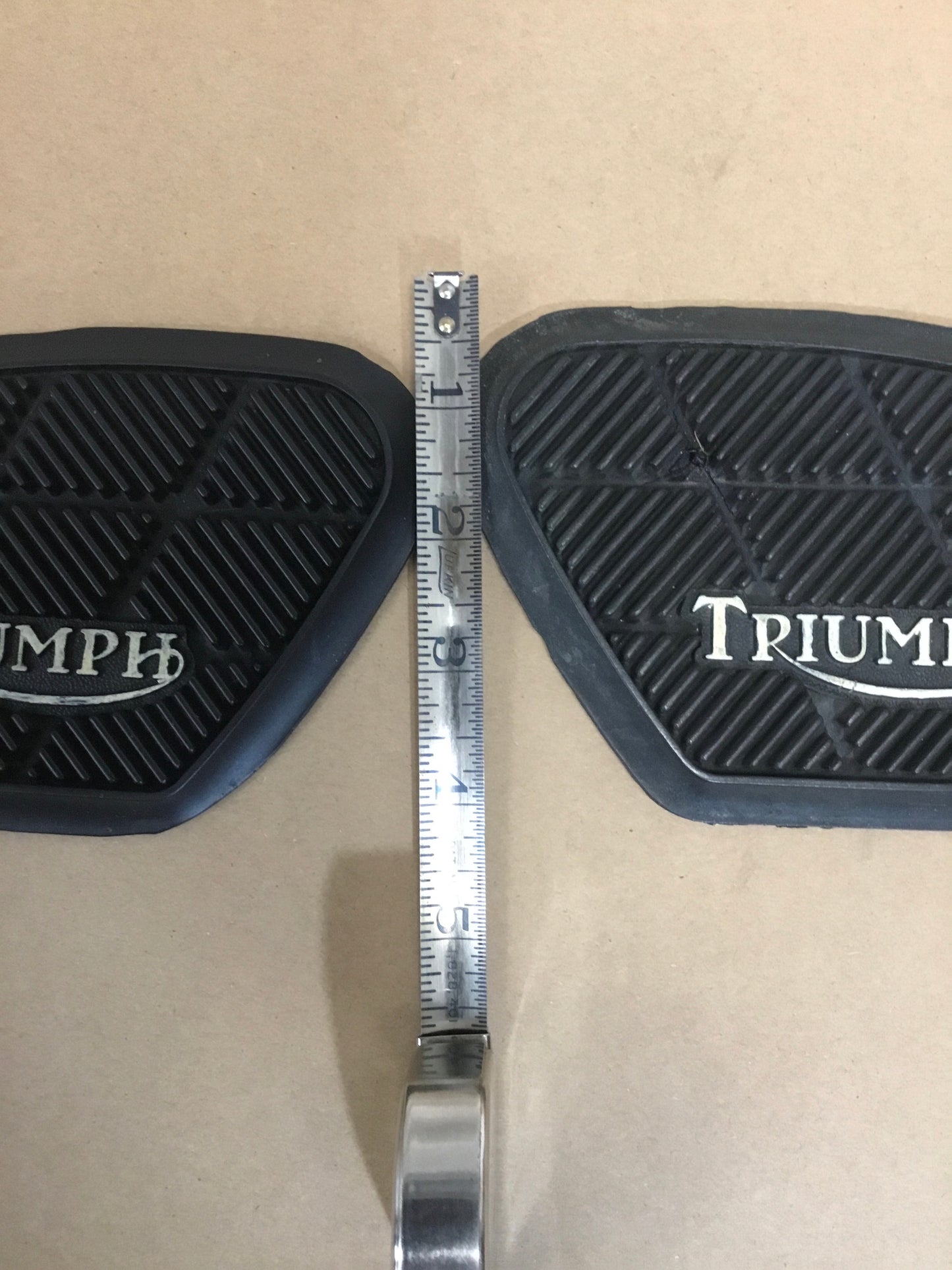 1960,s triumph Rubber Tank ,Side Covers Knee Pads