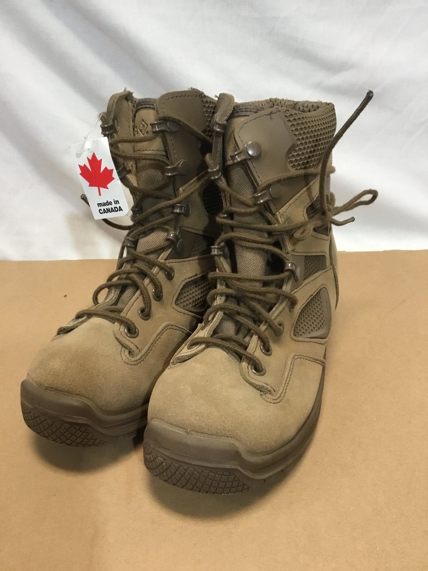 Canadian Forces Tan Terra Combat Boots ,Size 7 made in Canada