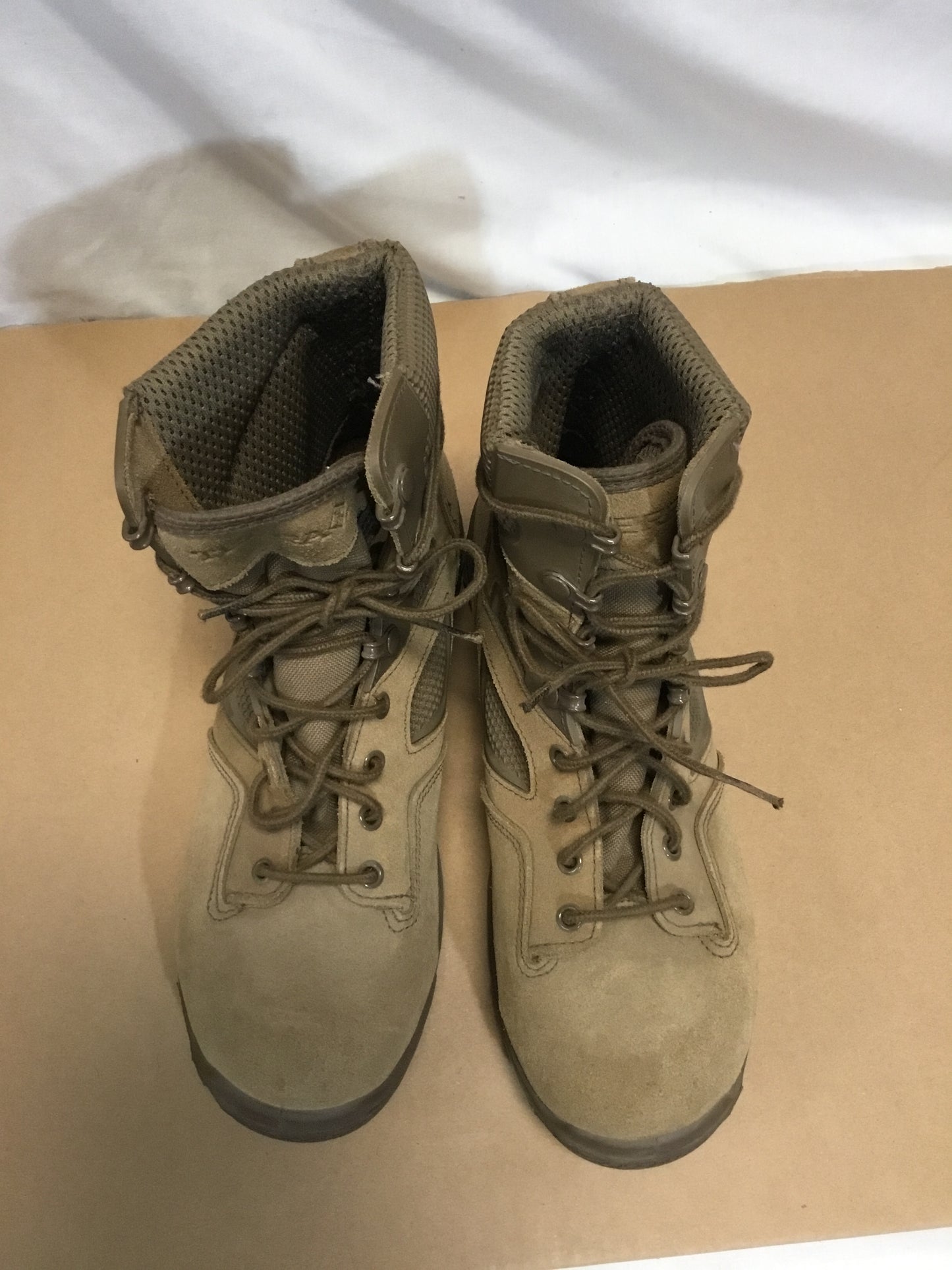Canadian Forces Tan Terra Combat Boots ,Size 9.5 or 265/104 made in Canada