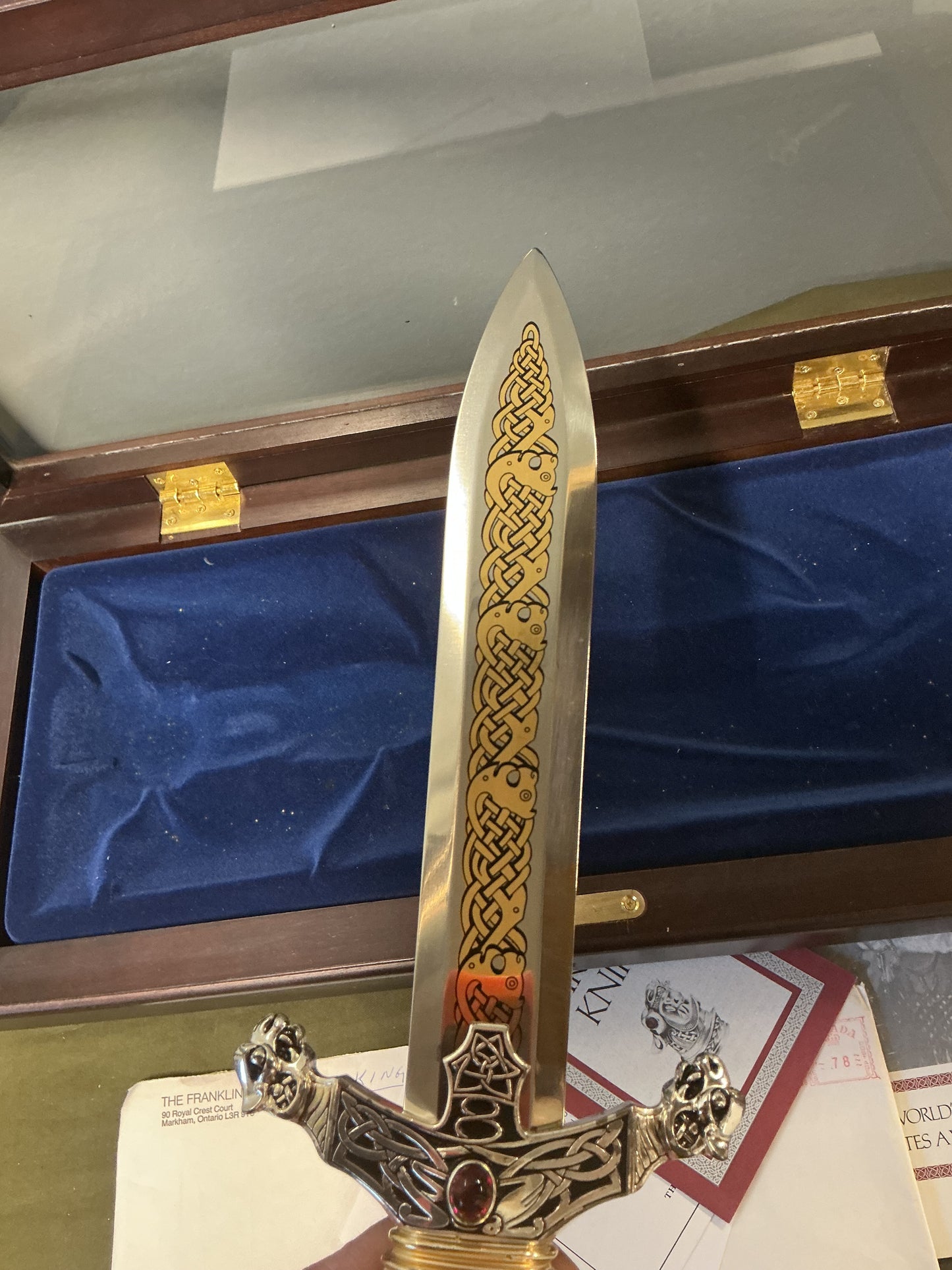 The Viking knife Franklin Mint 1988 With Display Case
