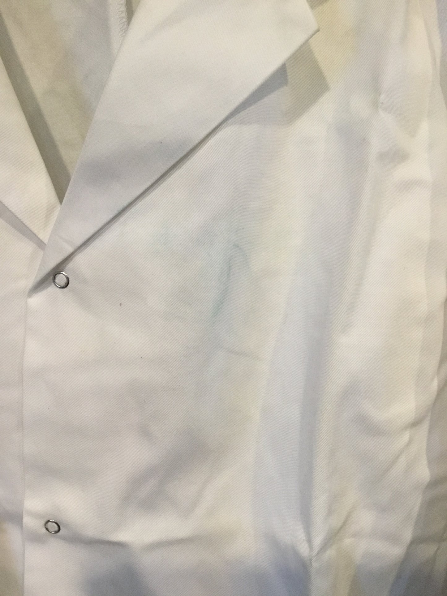 Quality Made snap up lab coat Large