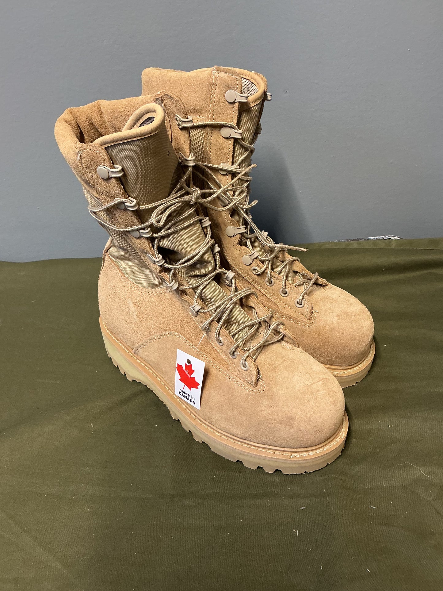 STC HOT WEATHER COMBAT BOOTS STEEL TOE 8.5