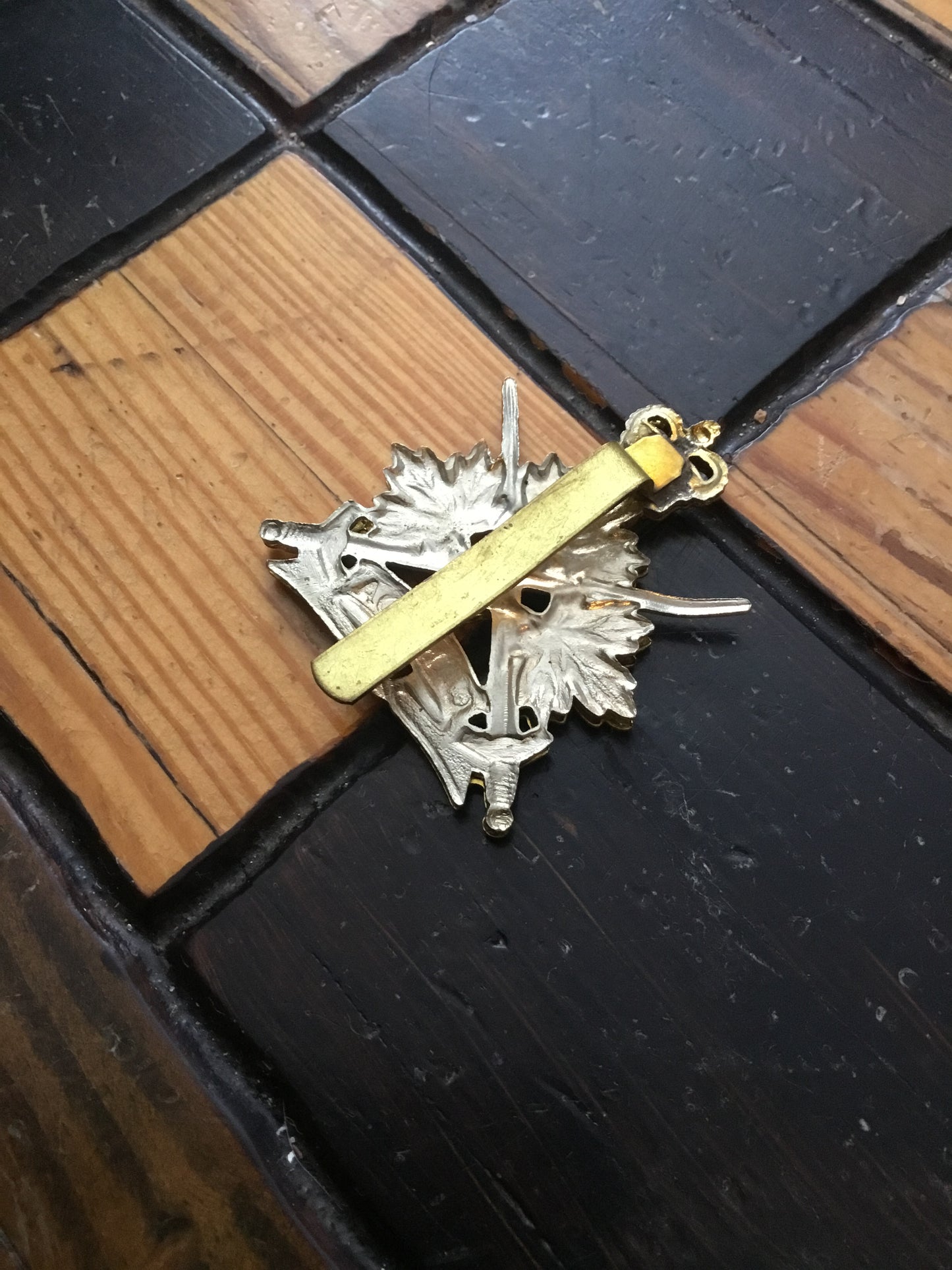 Post War Canadian General list badge .