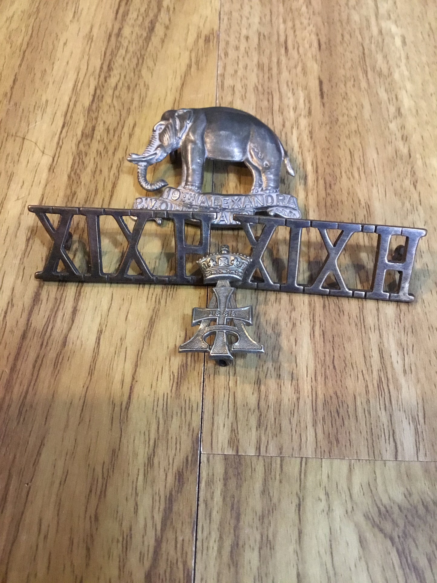 British 19 th Hussars Hat Badge ,Shoulder Titles, and Collar Badge