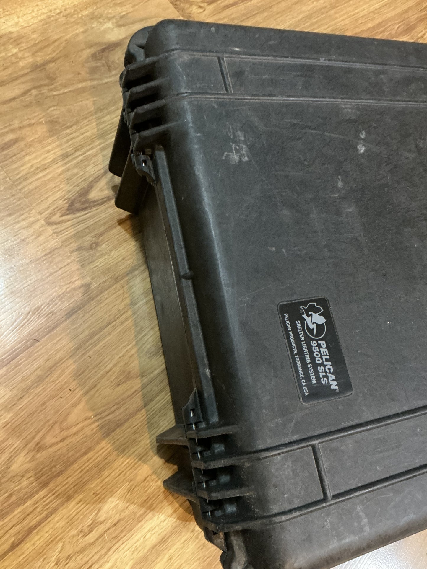 Pelican 9500 SLS shelter-lighting system box