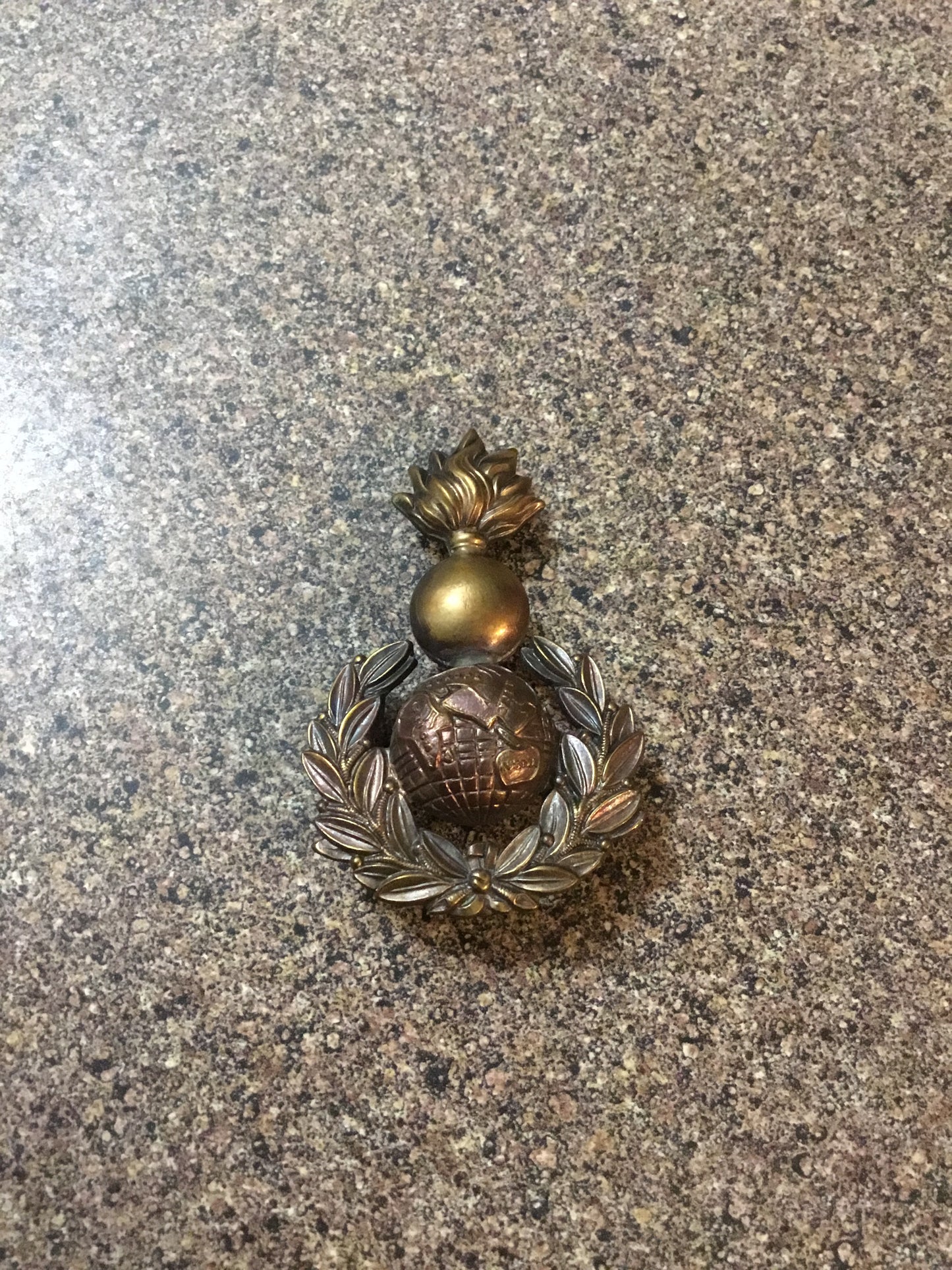 British Royal Marines Artillery Badge , 3 lugs