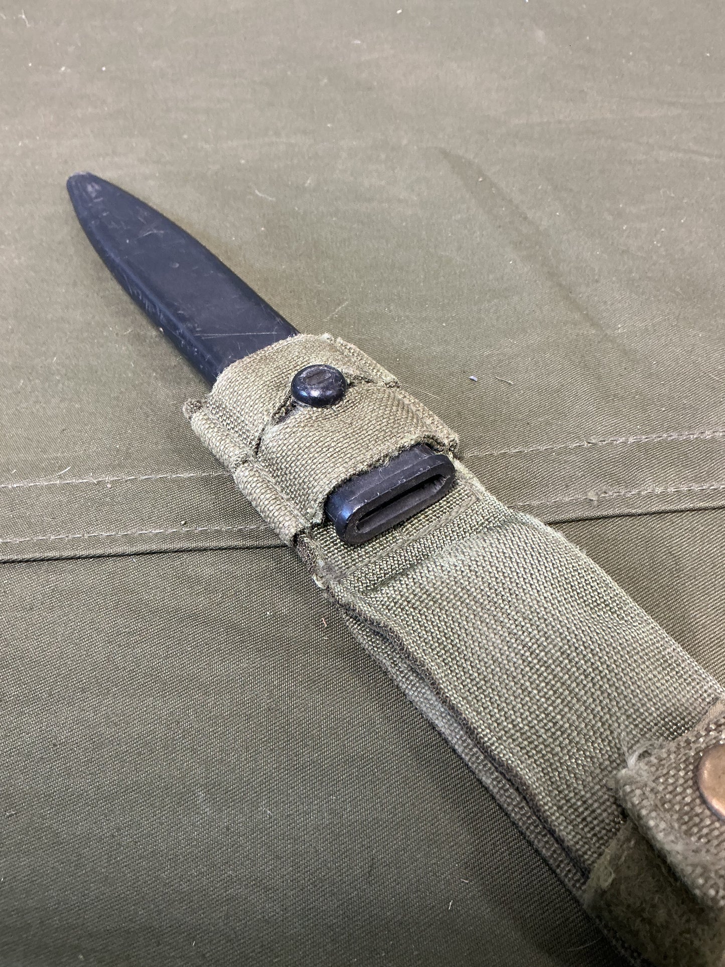 Canadian Forces C7 Bayonet Scabbard and Frog