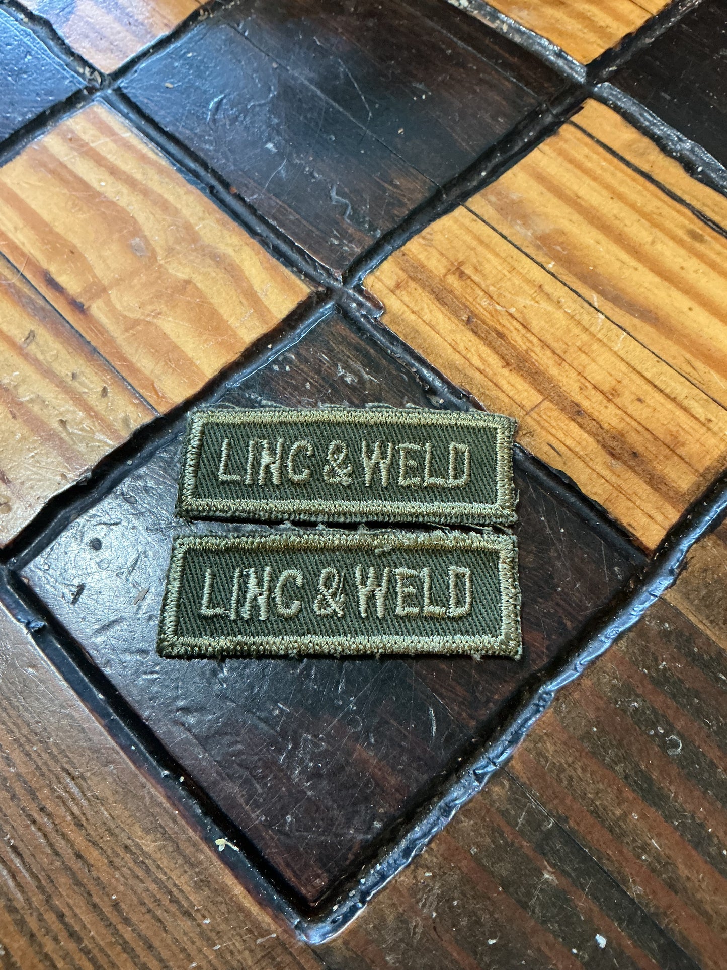 Canadian Armed Forces LINCOLN & WELLAND REG'T. OD shoulder titles