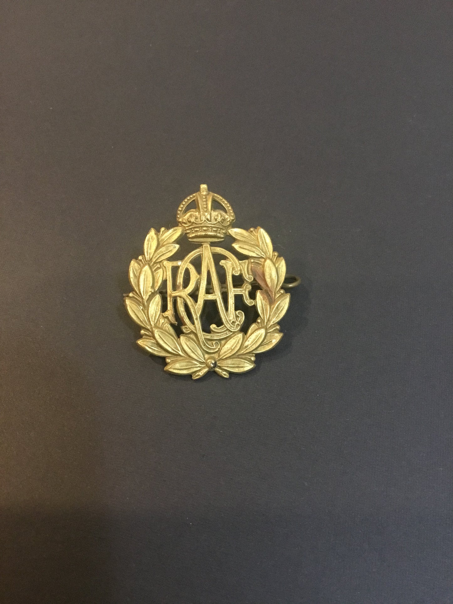 WW11 RCAF HAT BADGE