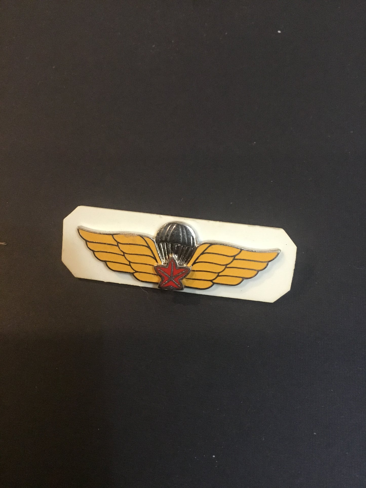 Canadian Parachutist Jump Wings Red Maple Leaf ( 1 3/4" Metal)