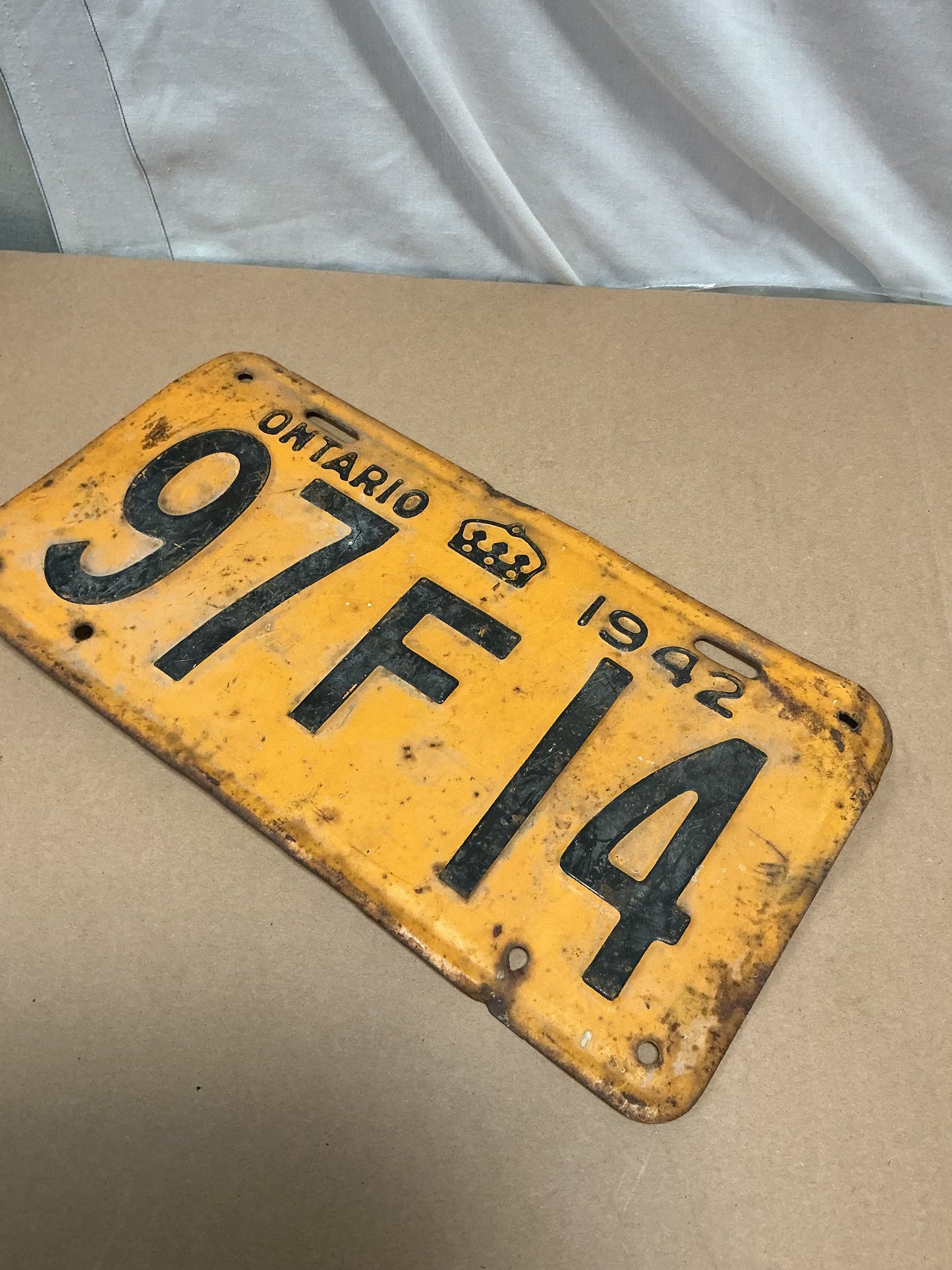 Vintage 1942 ONTARIO LICENSE PLATE- 97 F 14